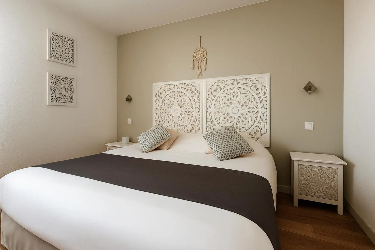 Bedroom, Bed in Logis Hôtel Les Grenadines