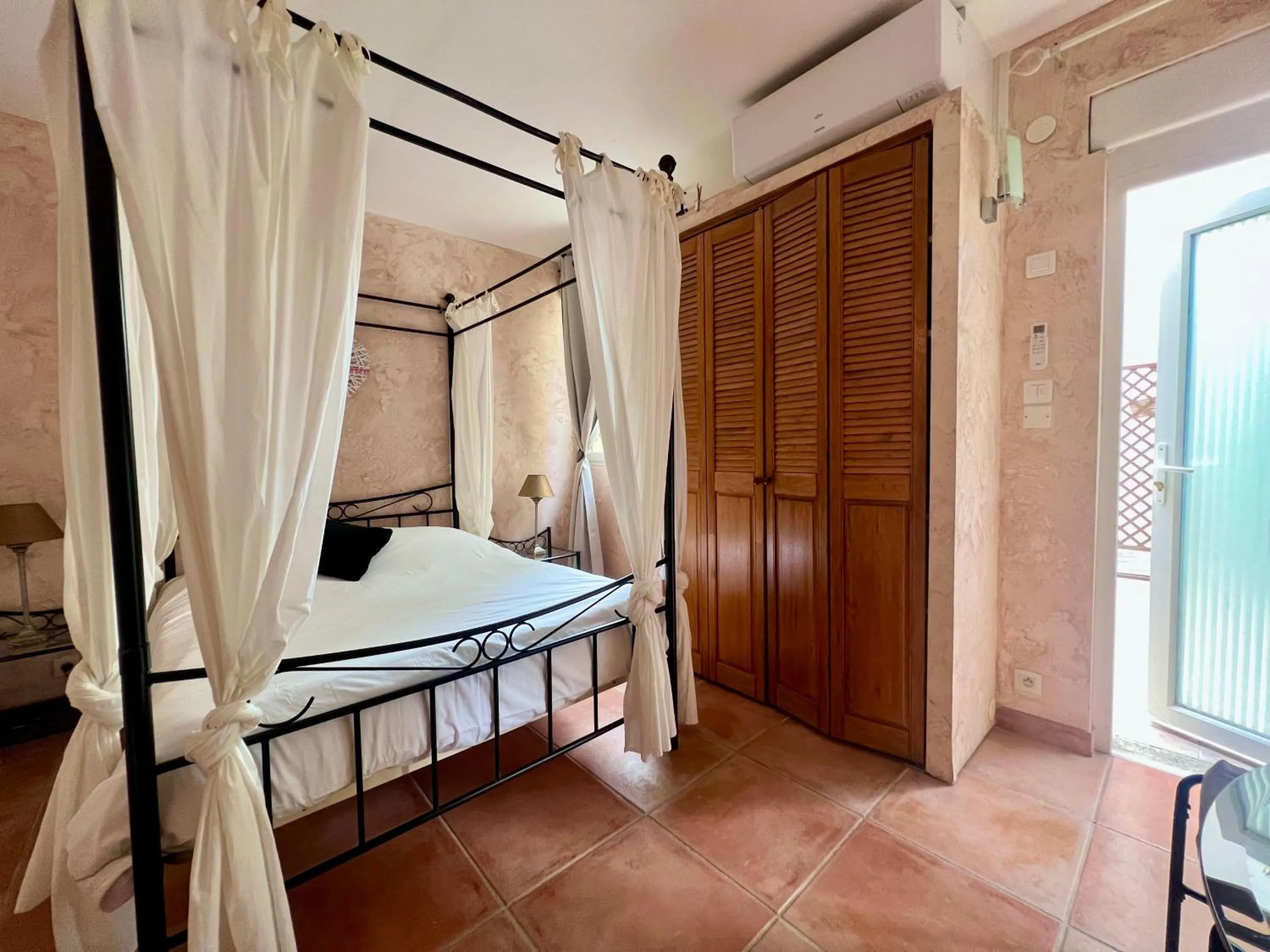 Bedroom, Bed in Logis Hôtel Les Grenadines