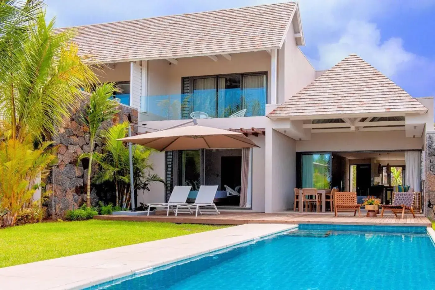 Swimming pool in Anahita Golf & Spa Resort Swimming pool in Anahita Golf & Spa Resort