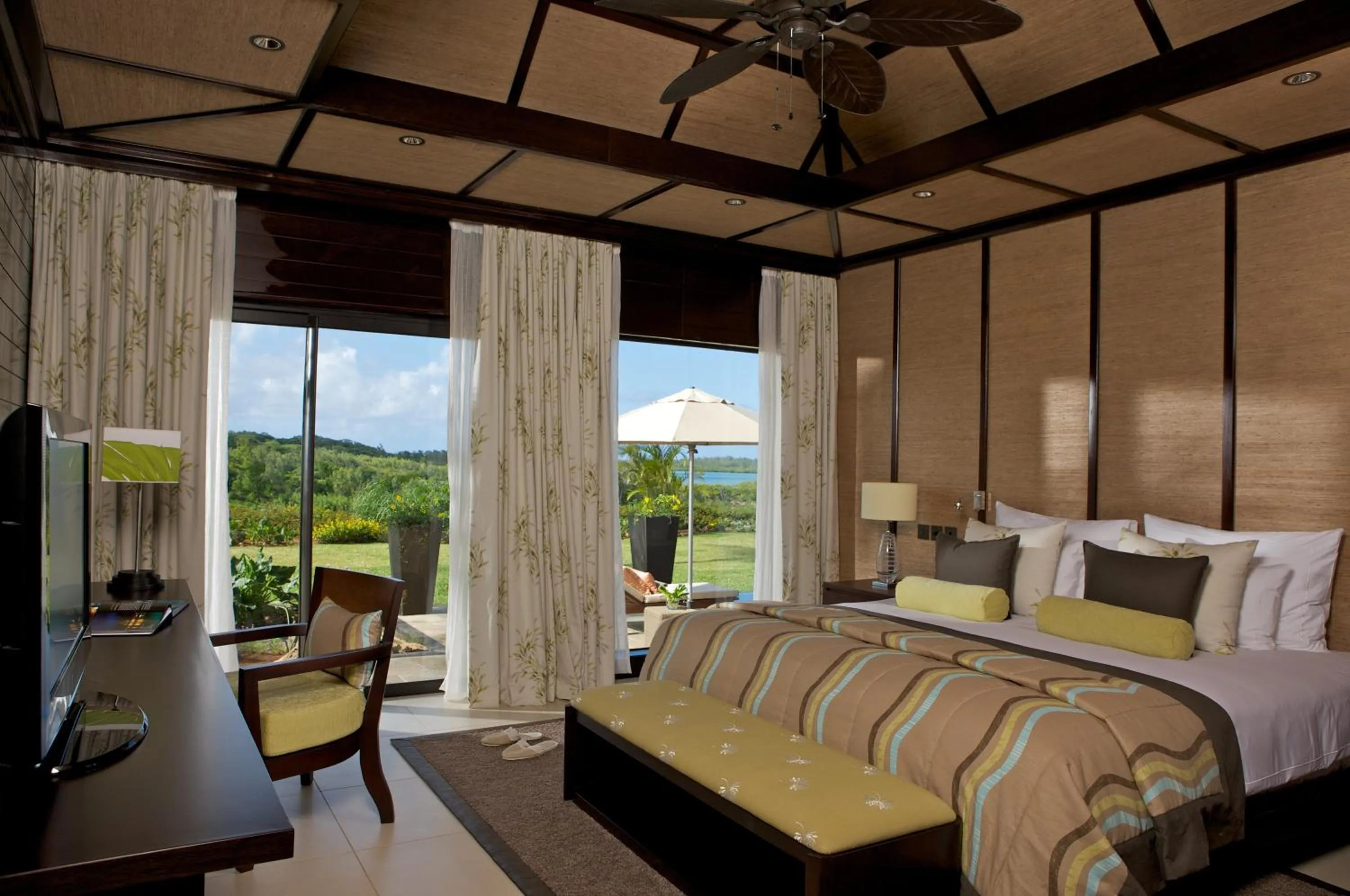 Bed in Anahita Golf & Spa Resort