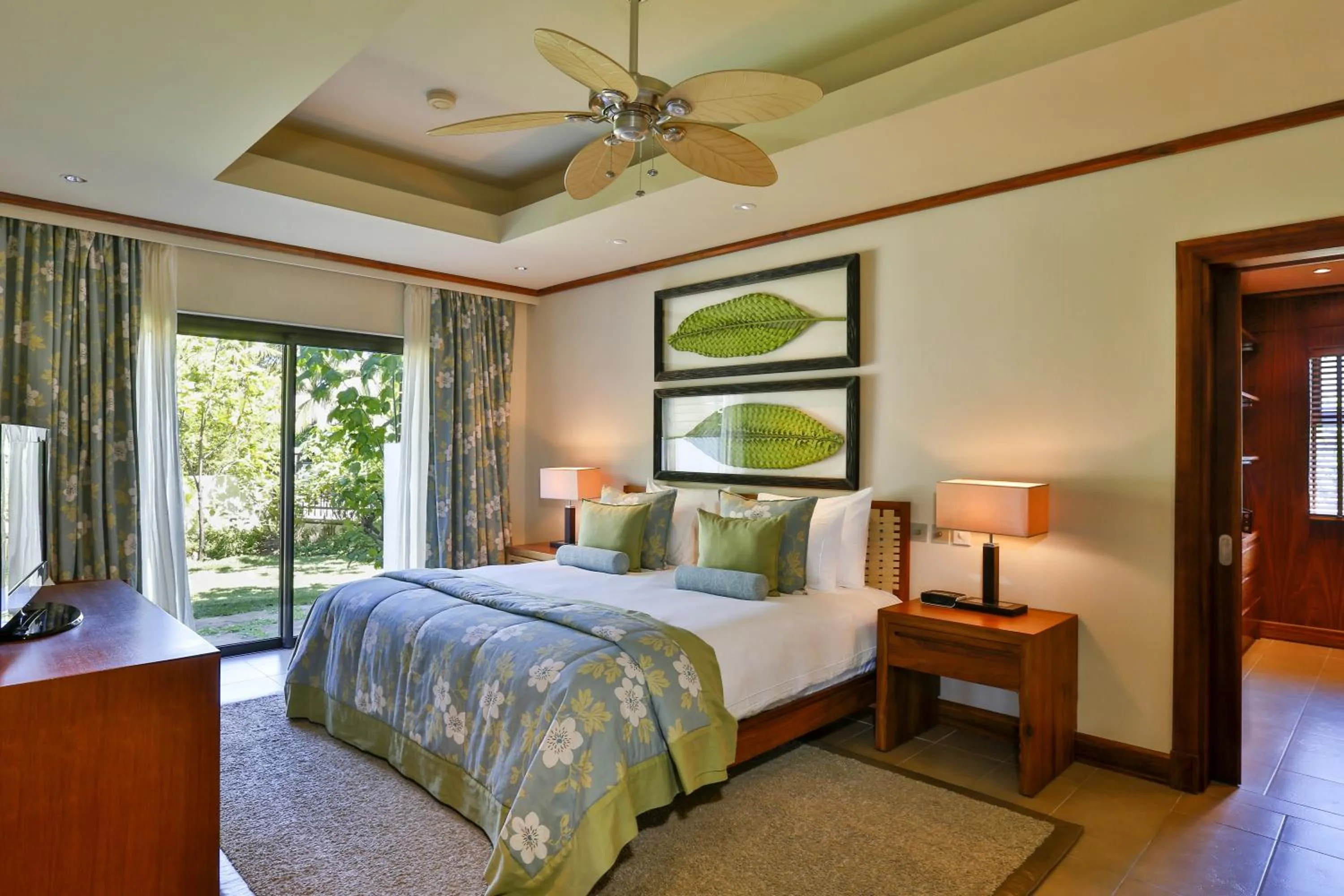 Bed in Anahita Golf & Spa Resort