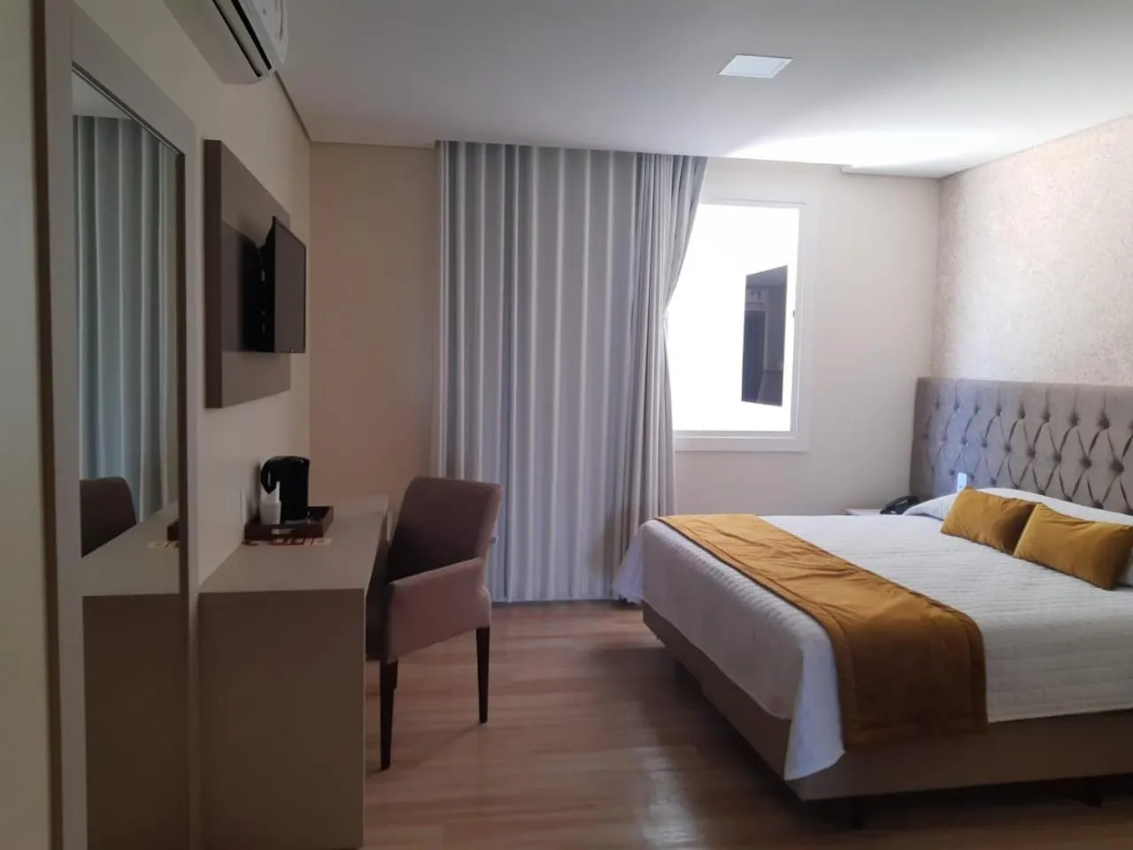 Bed in Hotel Alles Berg