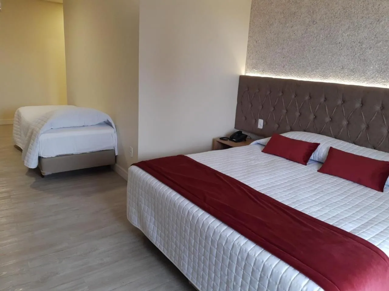 Bed in Hotel Alles Berg