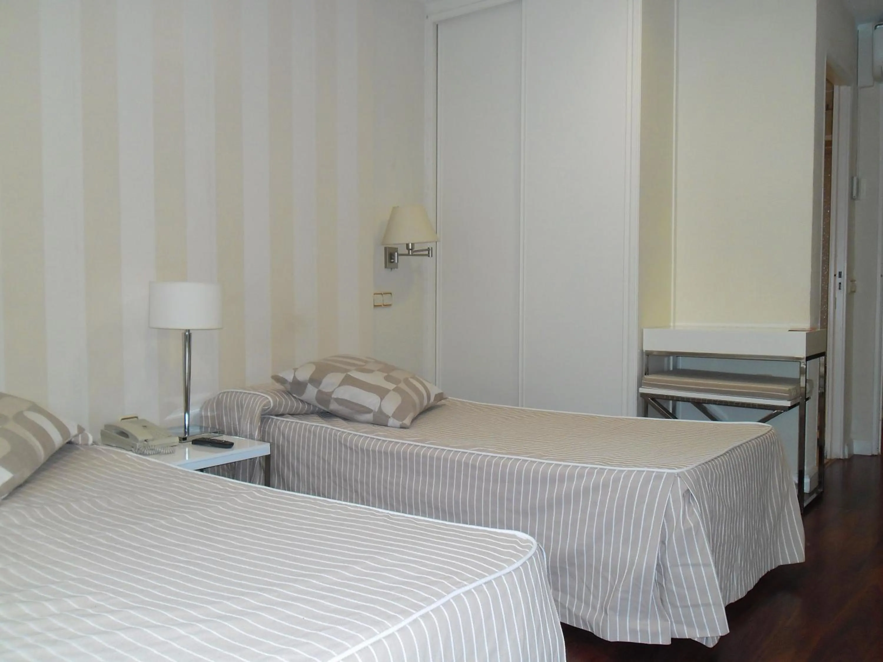 Bed in Hotel Escuela Madrid
