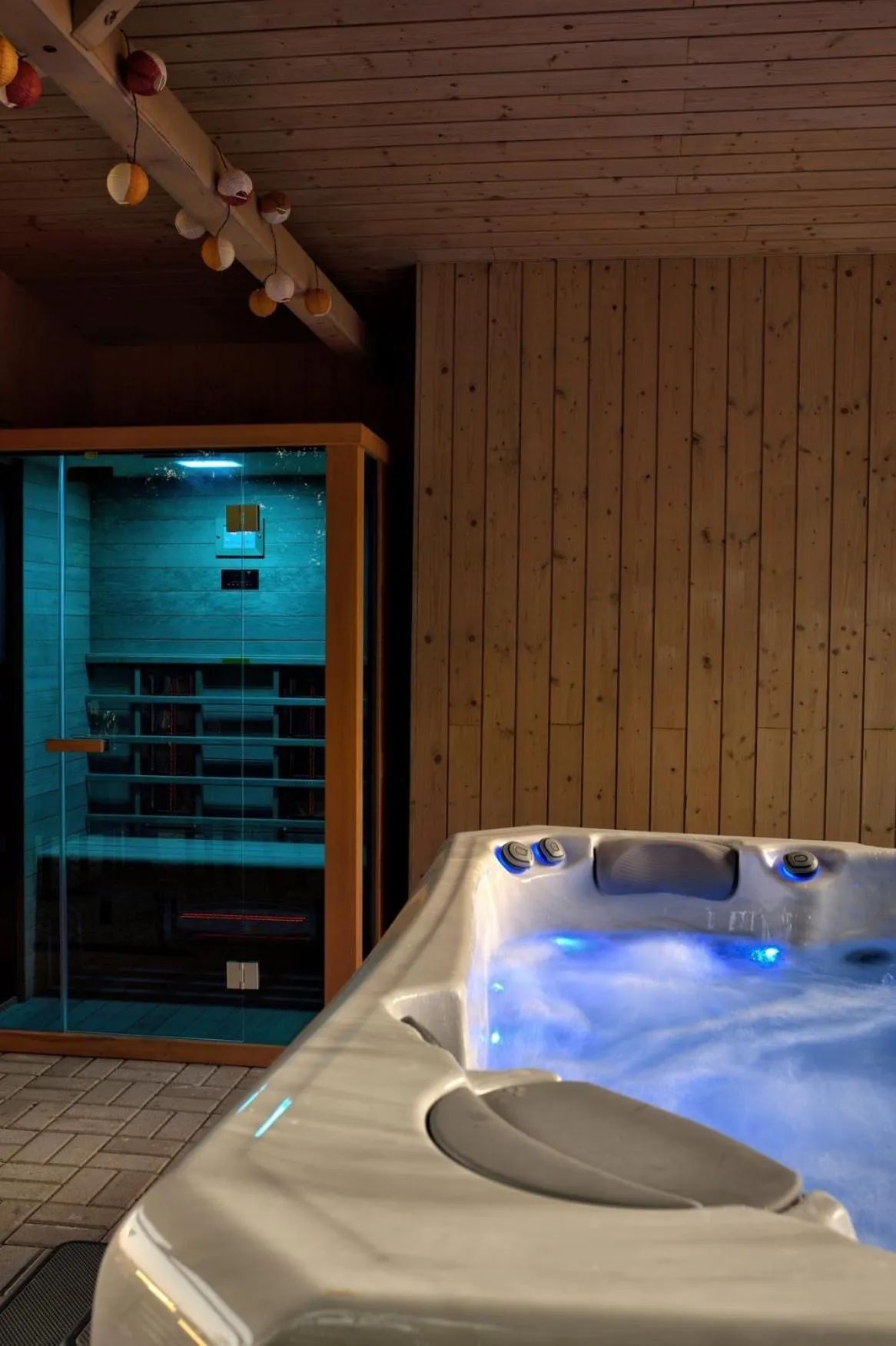 Hot Tub in Parti Üdülő