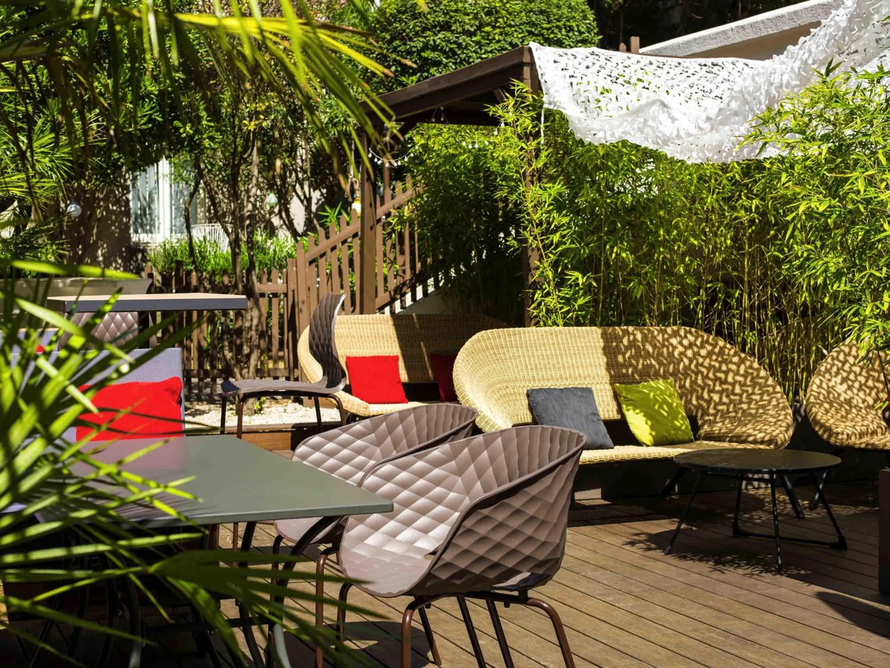 Lounge or bar in Mercure Pont d’Avignon Centre Lounge or bar in Mercure Pont d’Avignon Centre