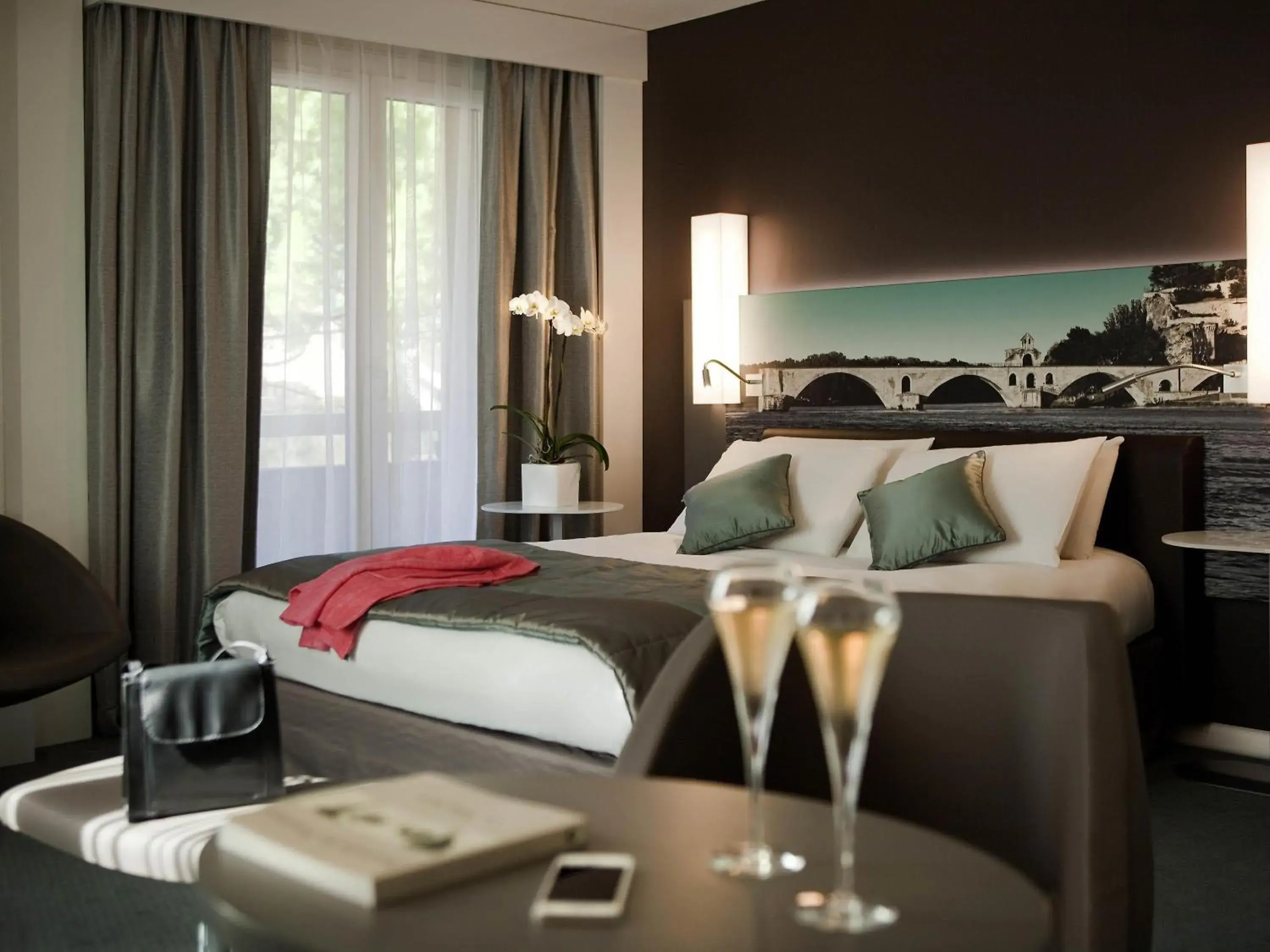 Bedroom, Bed in Mercure Pont d’Avignon Centre Bedroom, Bed in Mercure Pont d’Avignon Centre