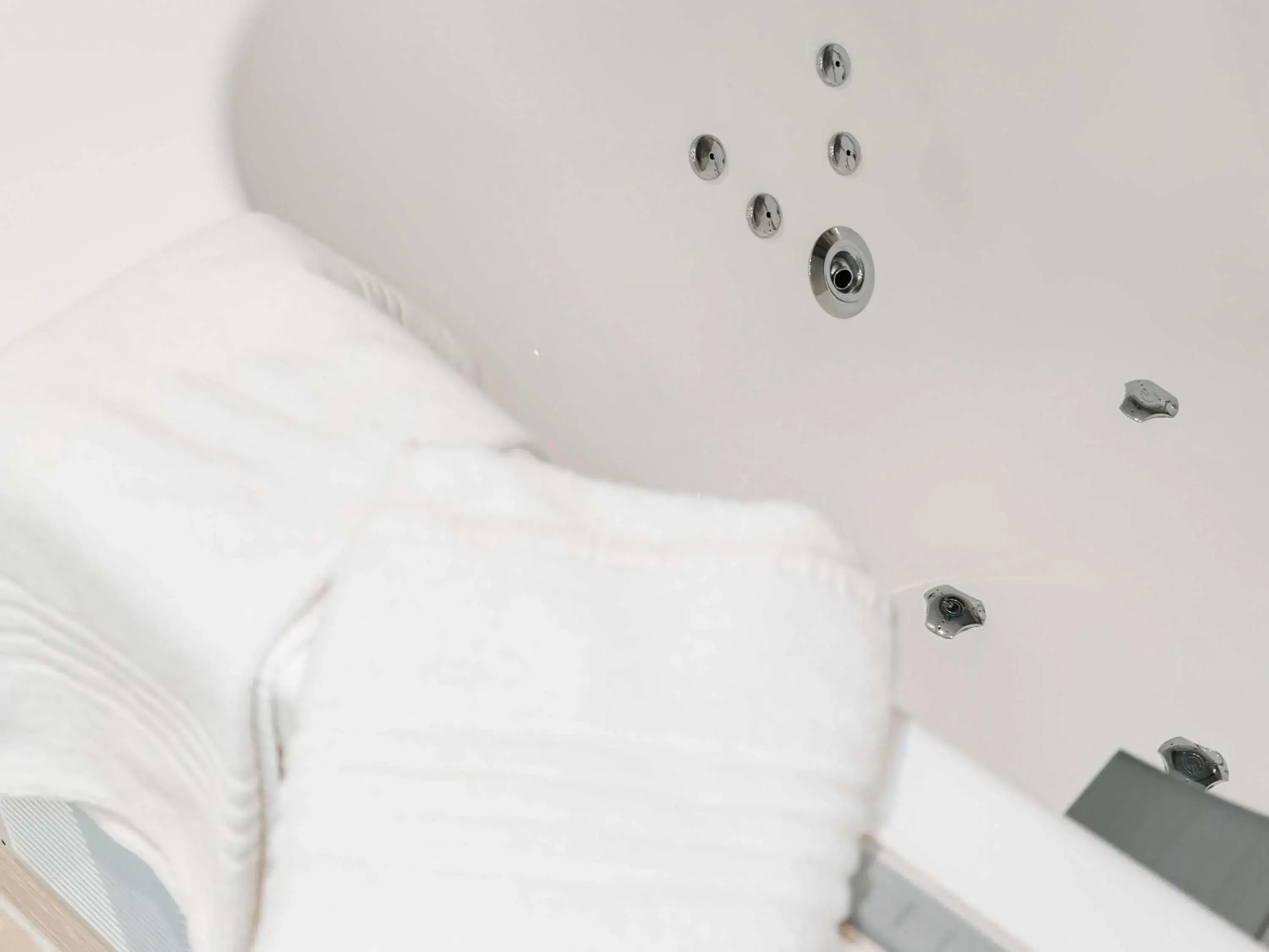 Bedroom, Bed in Mercure Pont d’Avignon Centre Bedroom, Bed in Mercure Pont d’Avignon Centre