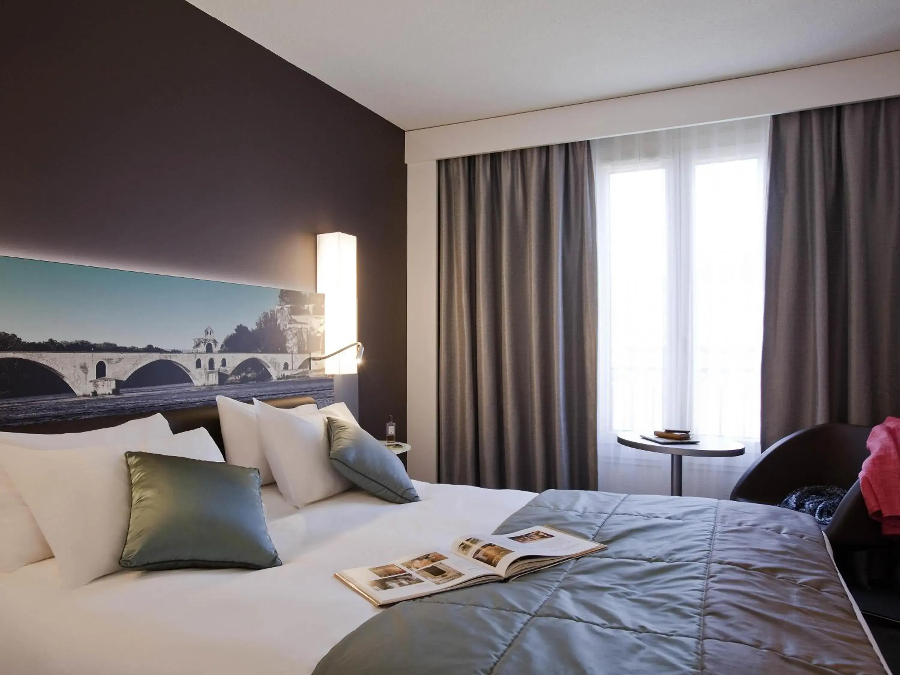 Bedroom, Bed in Mercure Pont d’Avignon Centre Bedroom, Bed in Mercure Pont d’Avignon Centre