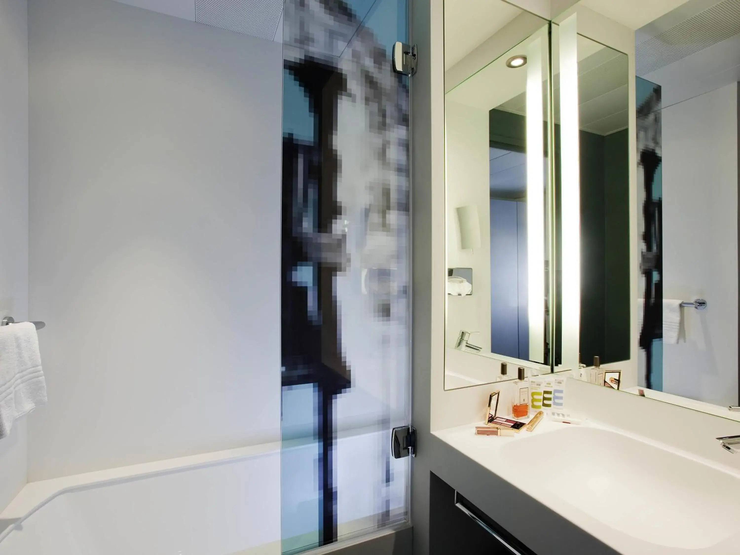 Bedroom in Mercure Pont d’Avignon Centre Bedroom in Mercure Pont d’Avignon Centre