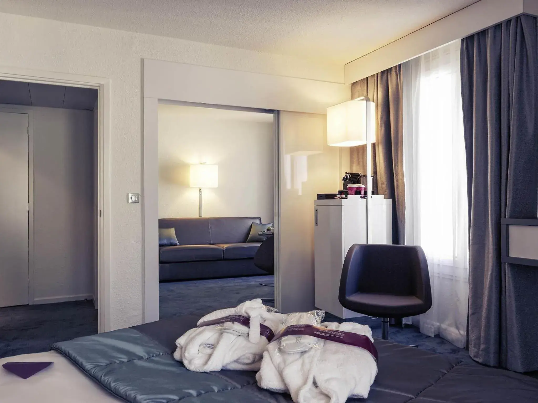 Bedroom, Bed in Mercure Pont d’Avignon Centre Bedroom, Bed in Mercure Pont d’Avignon Centre