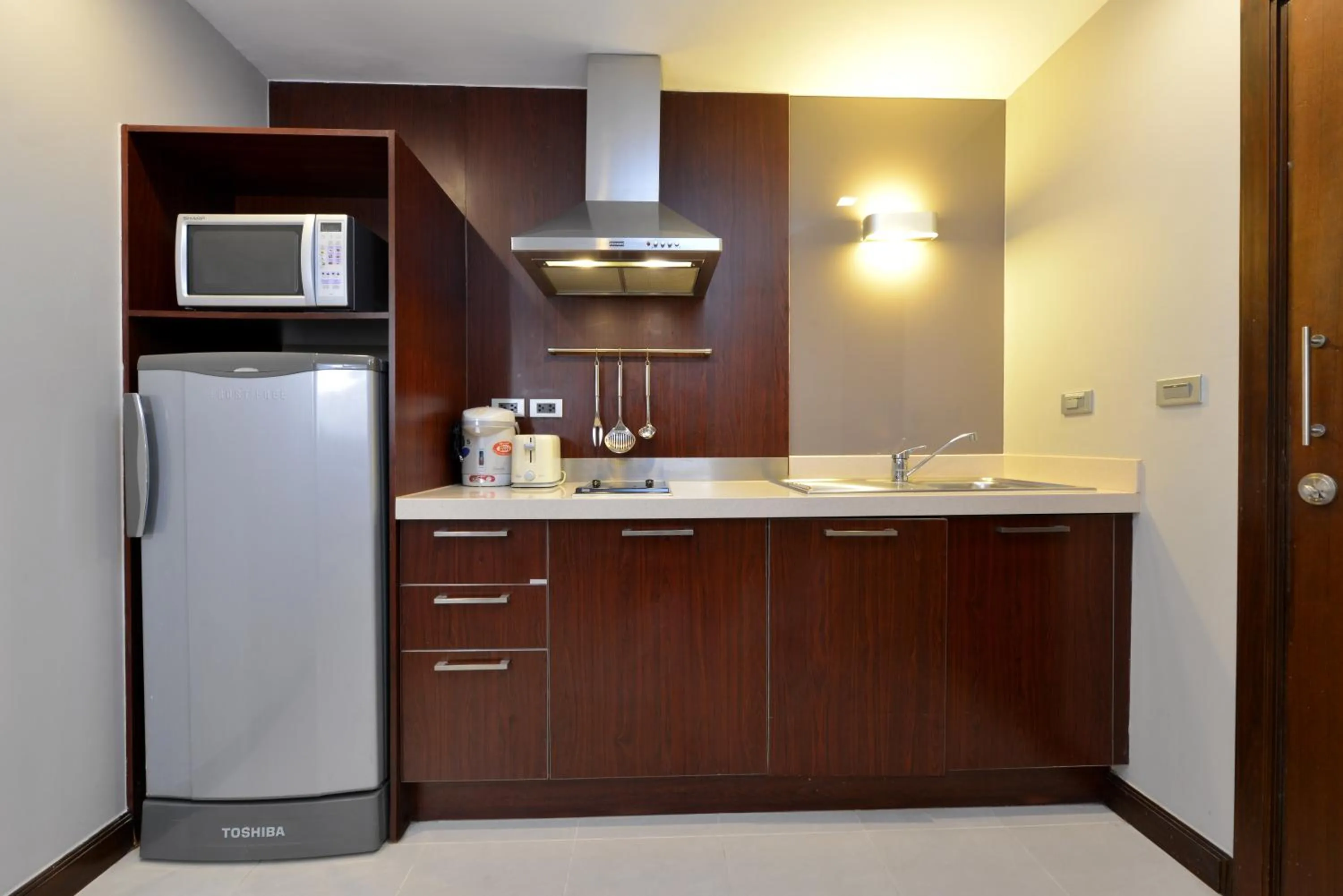 Coffee/tea facilities in Grand Asoke Suites Boutique Residence