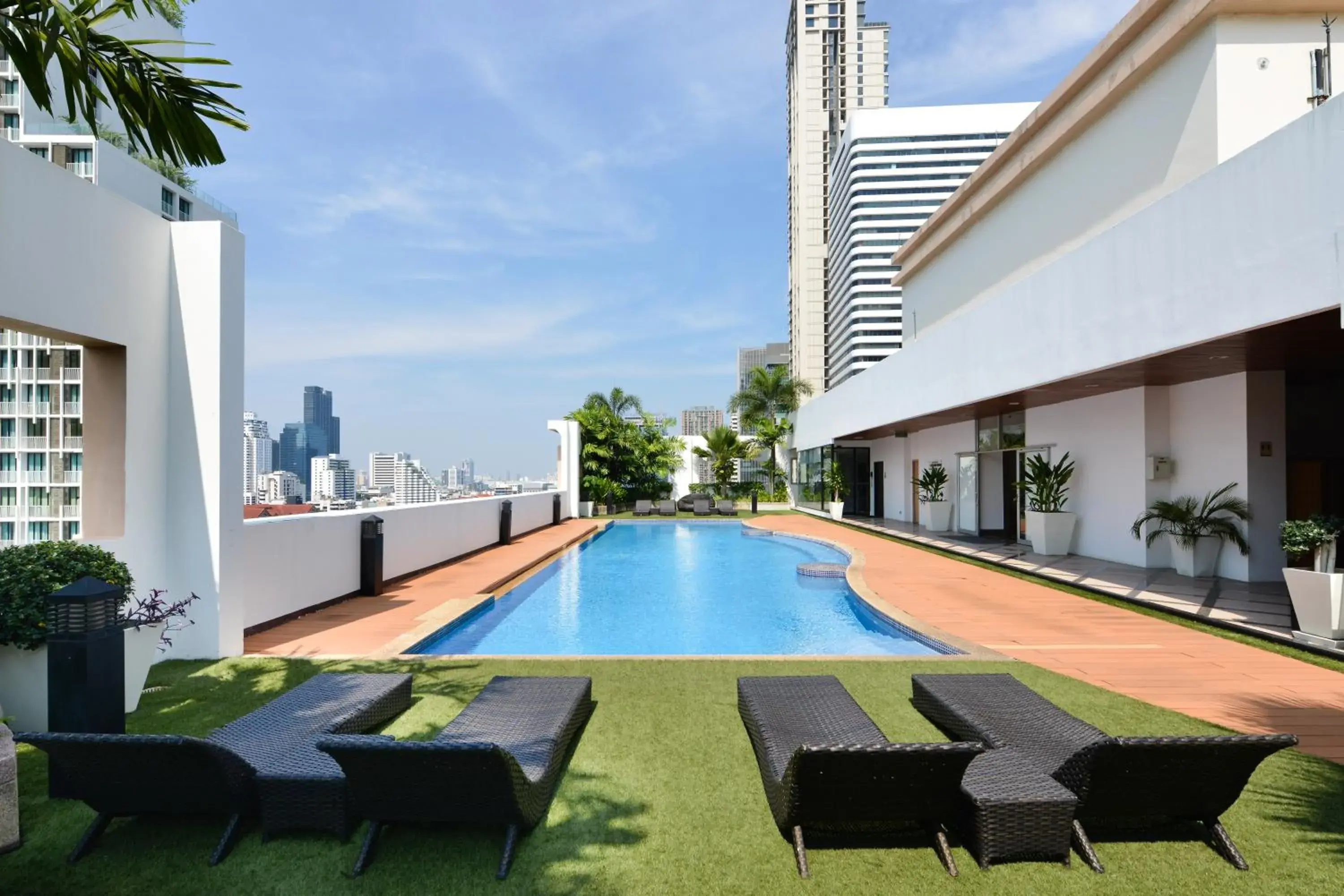 Swimming pool in Grand Asoke Suites Boutique Residence Swimming pool in Grand Asoke Suites Boutique Residence