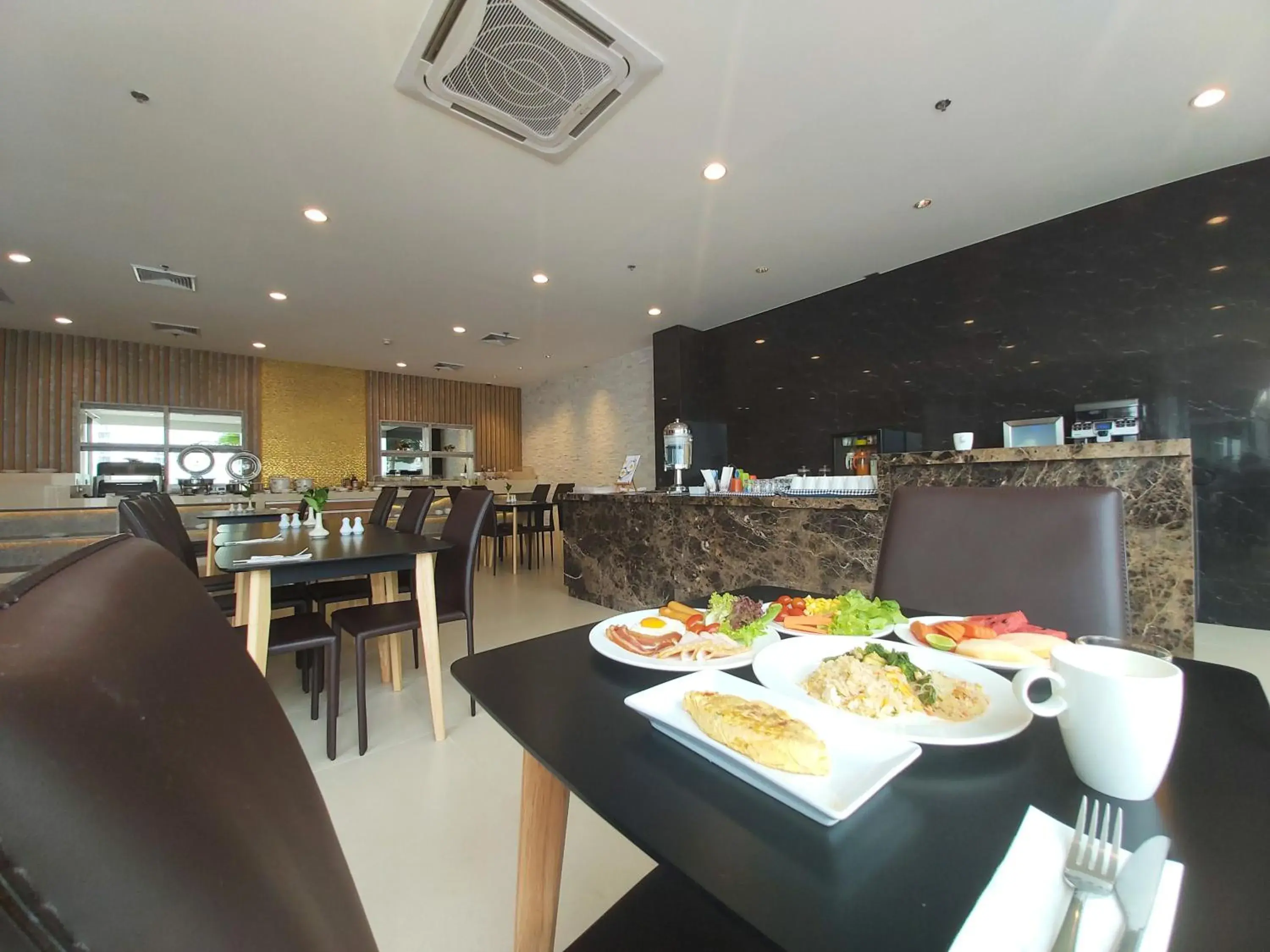 Restaurant/places to eat in Grand Asoke Suites Boutique Residence Restaurant/places to eat in Grand Asoke Suites Boutique Residence