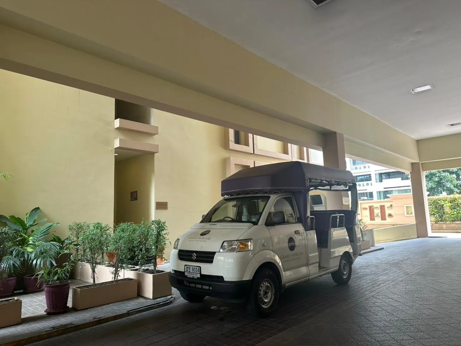 shuttle in Grand Asoke Suites Boutique Residence