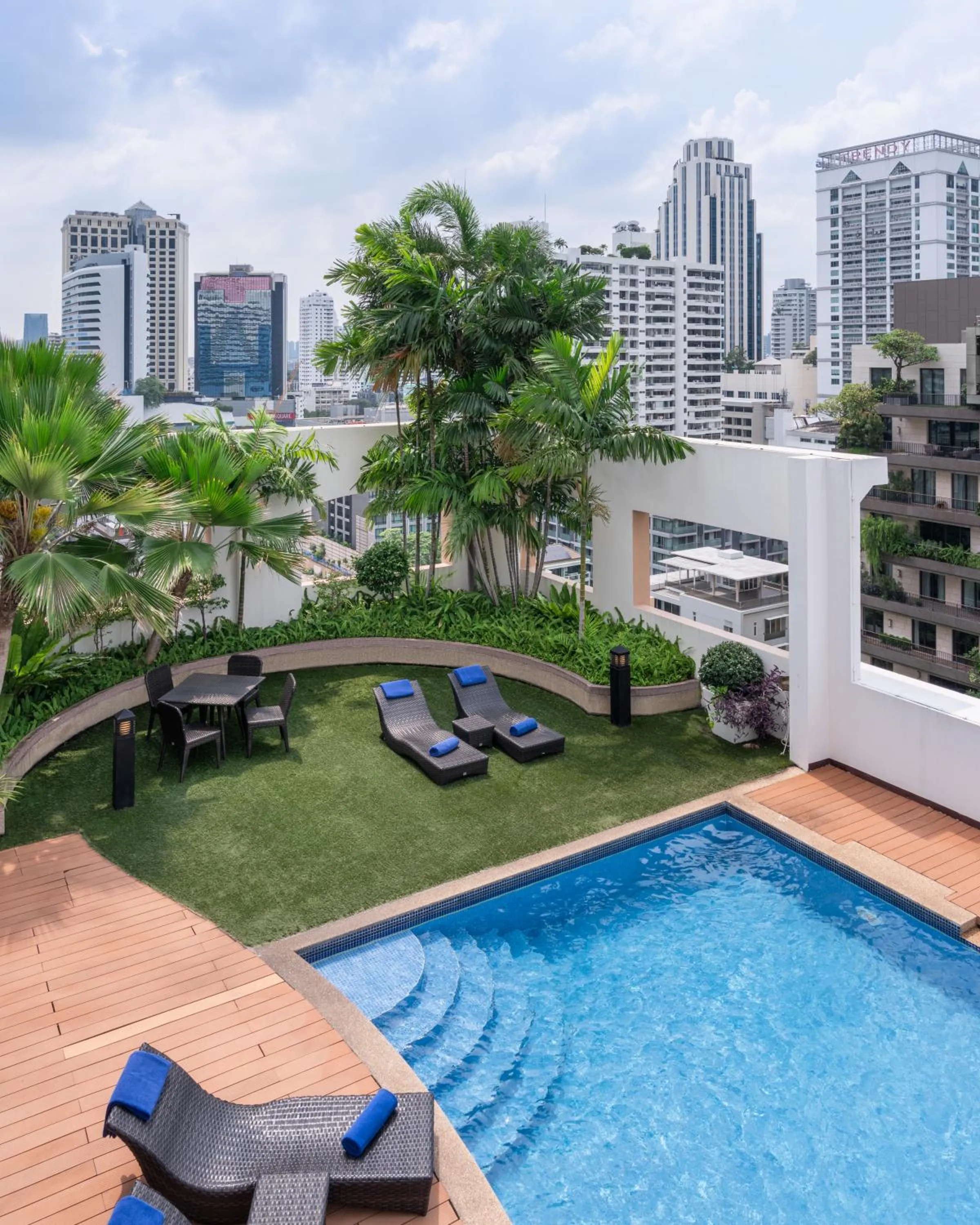 Swimming pool in Grand Asoke Suites Boutique Residence