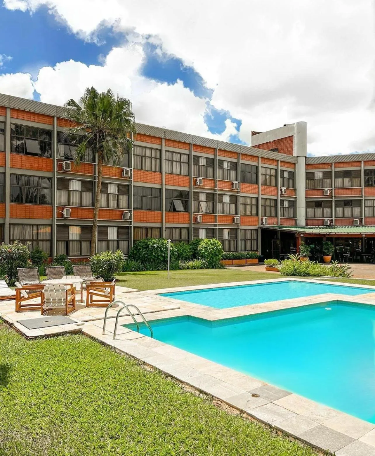 Property building in Uberaba Apart Hotel by Easy Hotéis