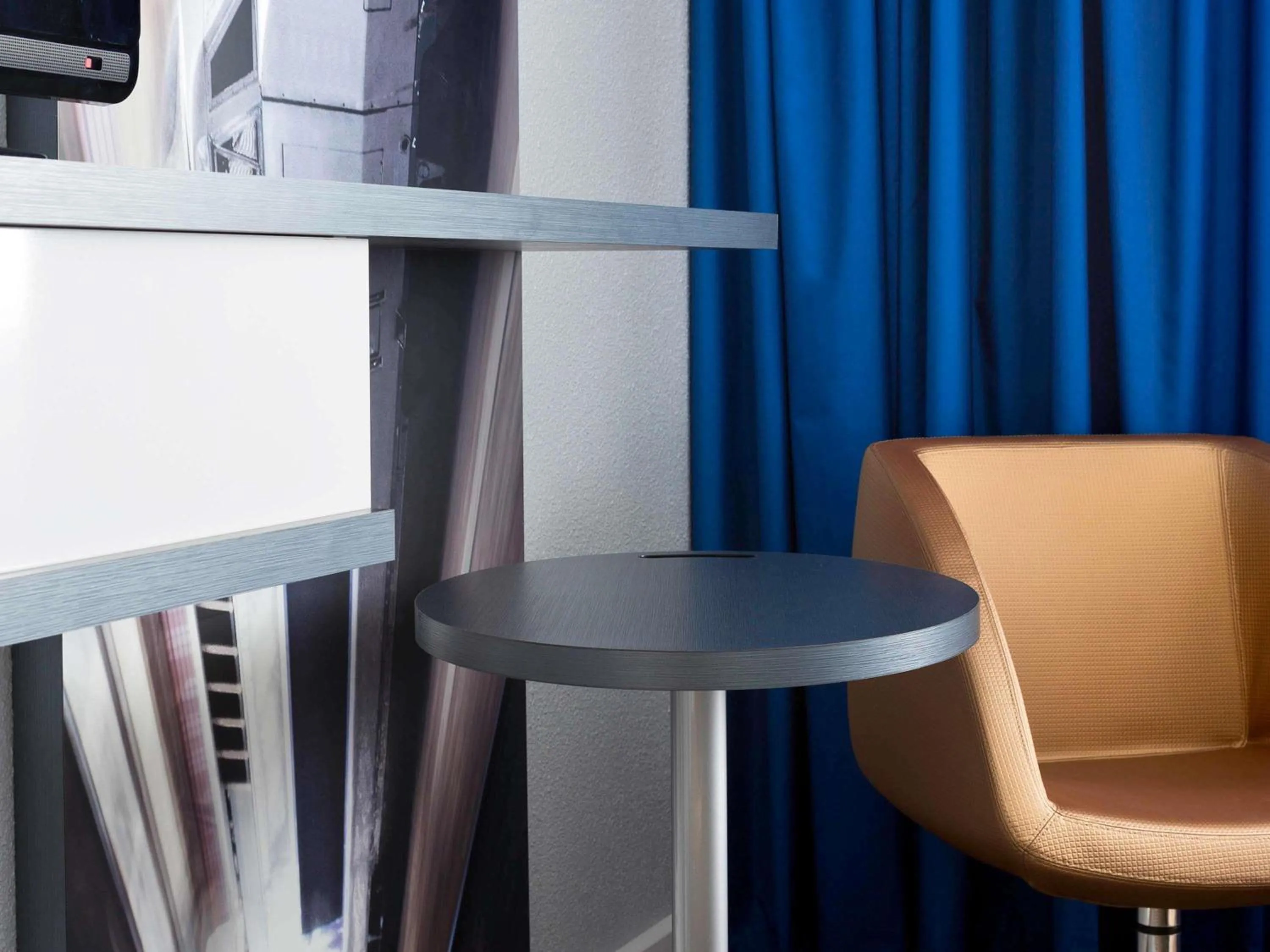 Bedroom in Mercure Paris Massy Gare TGV