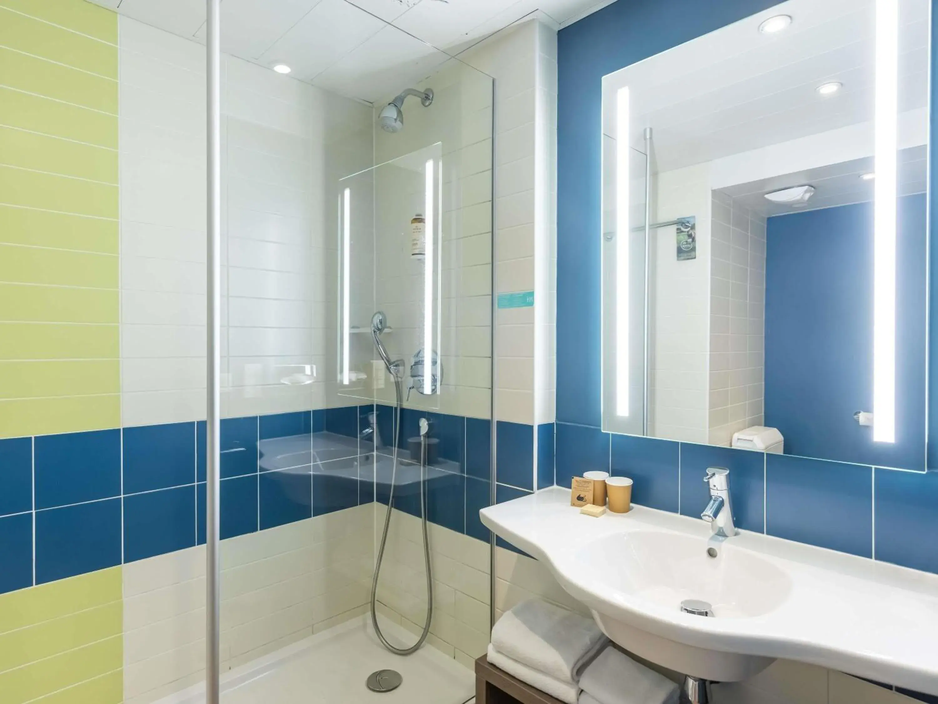 Bedroom in Mercure Paris Massy Gare TGV Bedroom in Mercure Paris Massy Gare TGV