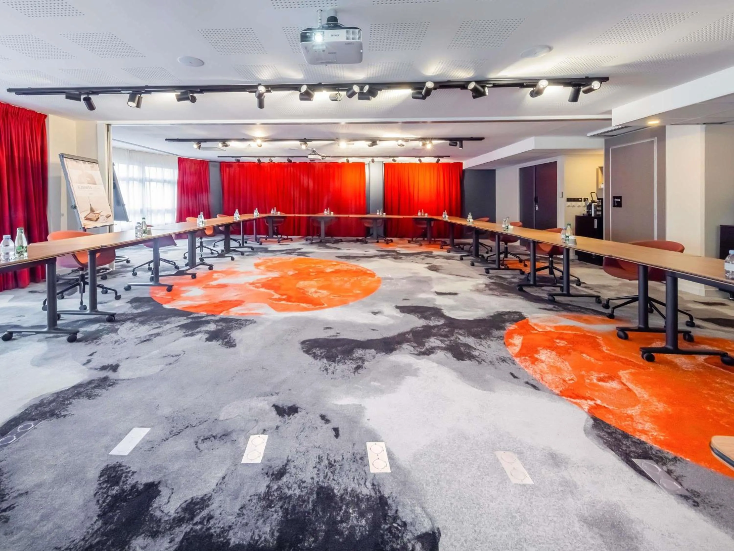 Meeting/conference room in Mercure Paris Massy Gare TGV