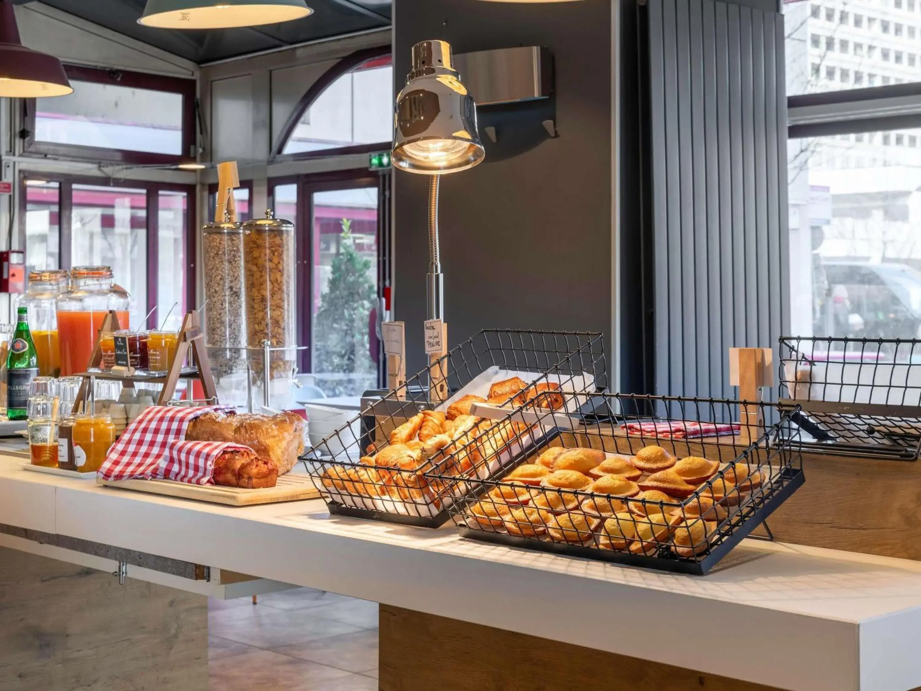 Breakfast in ibis Lyon Part Dieu Les Halles Breakfast in ibis Lyon Part Dieu Les Halles