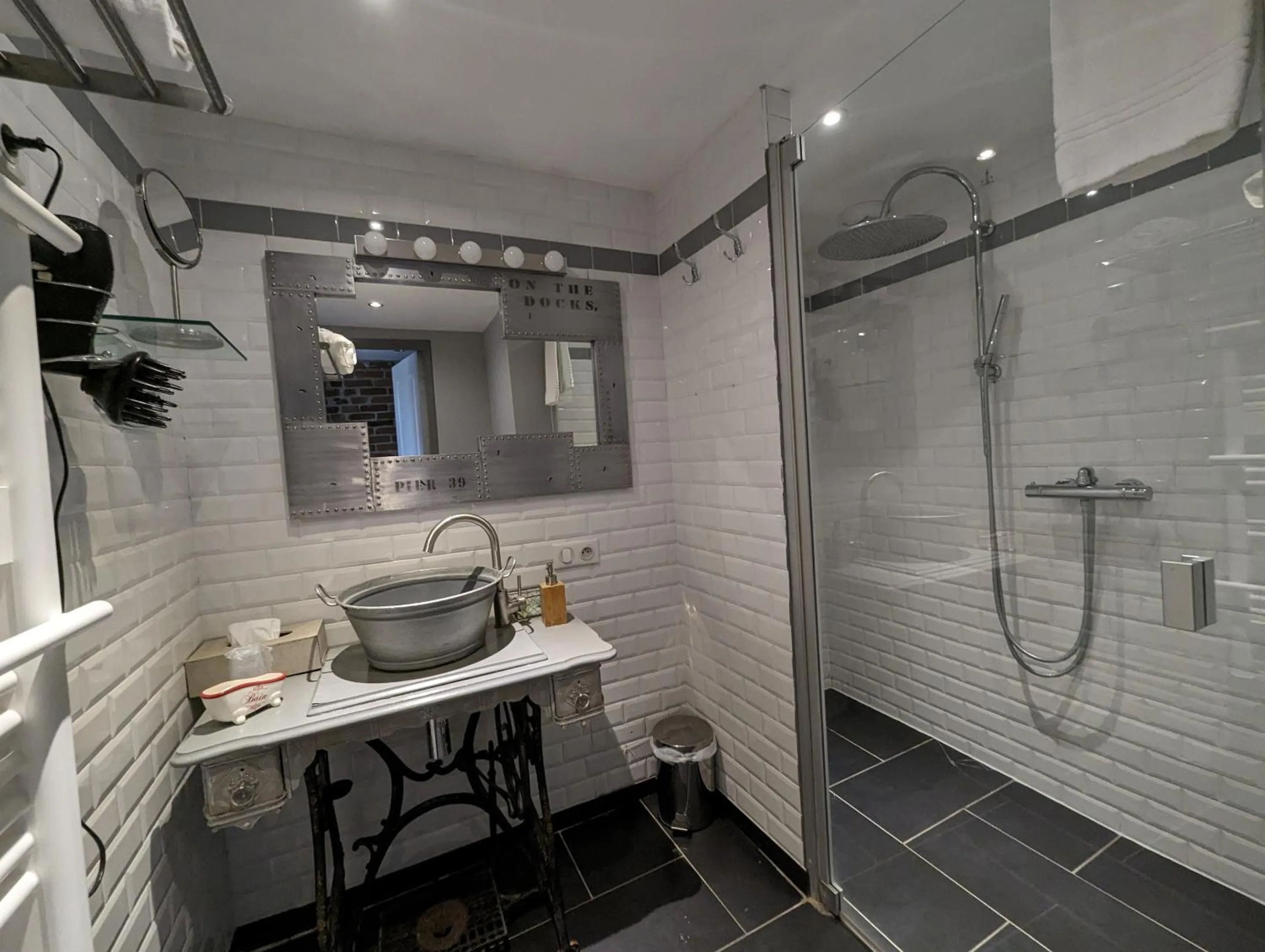 Bathroom in Chambres d'Hôtes La Filature