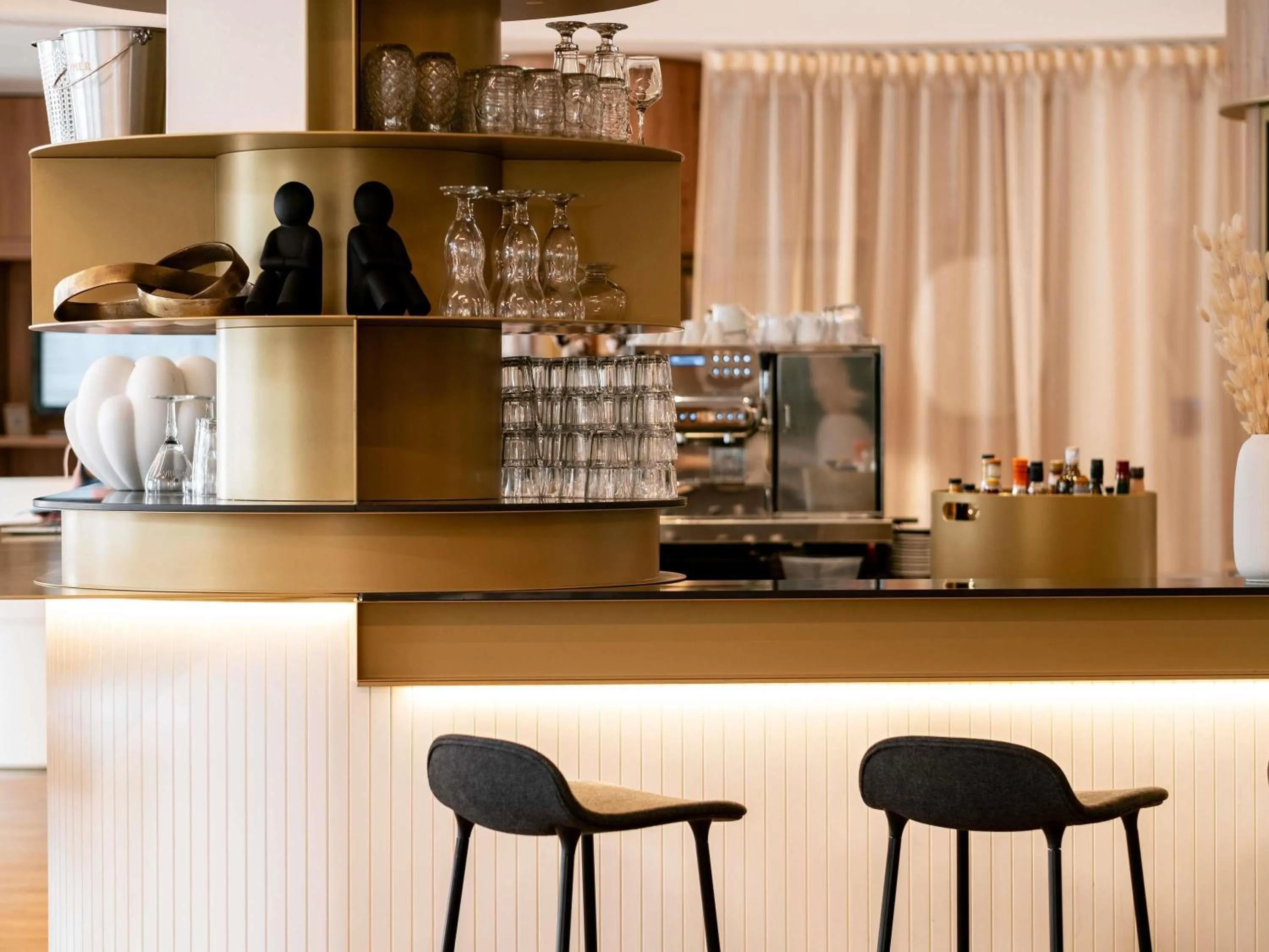 Restaurant/places to eat in Mercure Troyes Centre