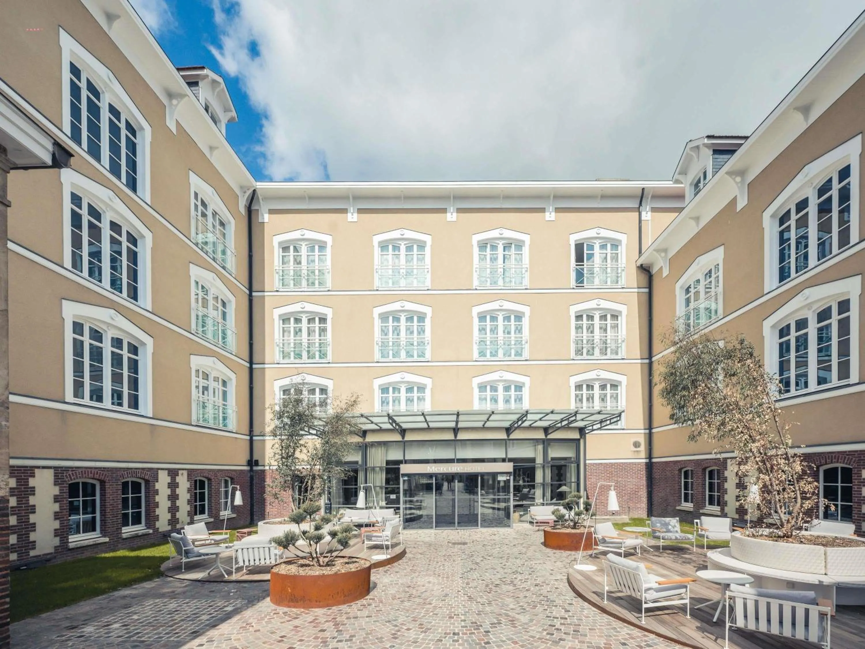 Property building in Mercure Troyes Centre