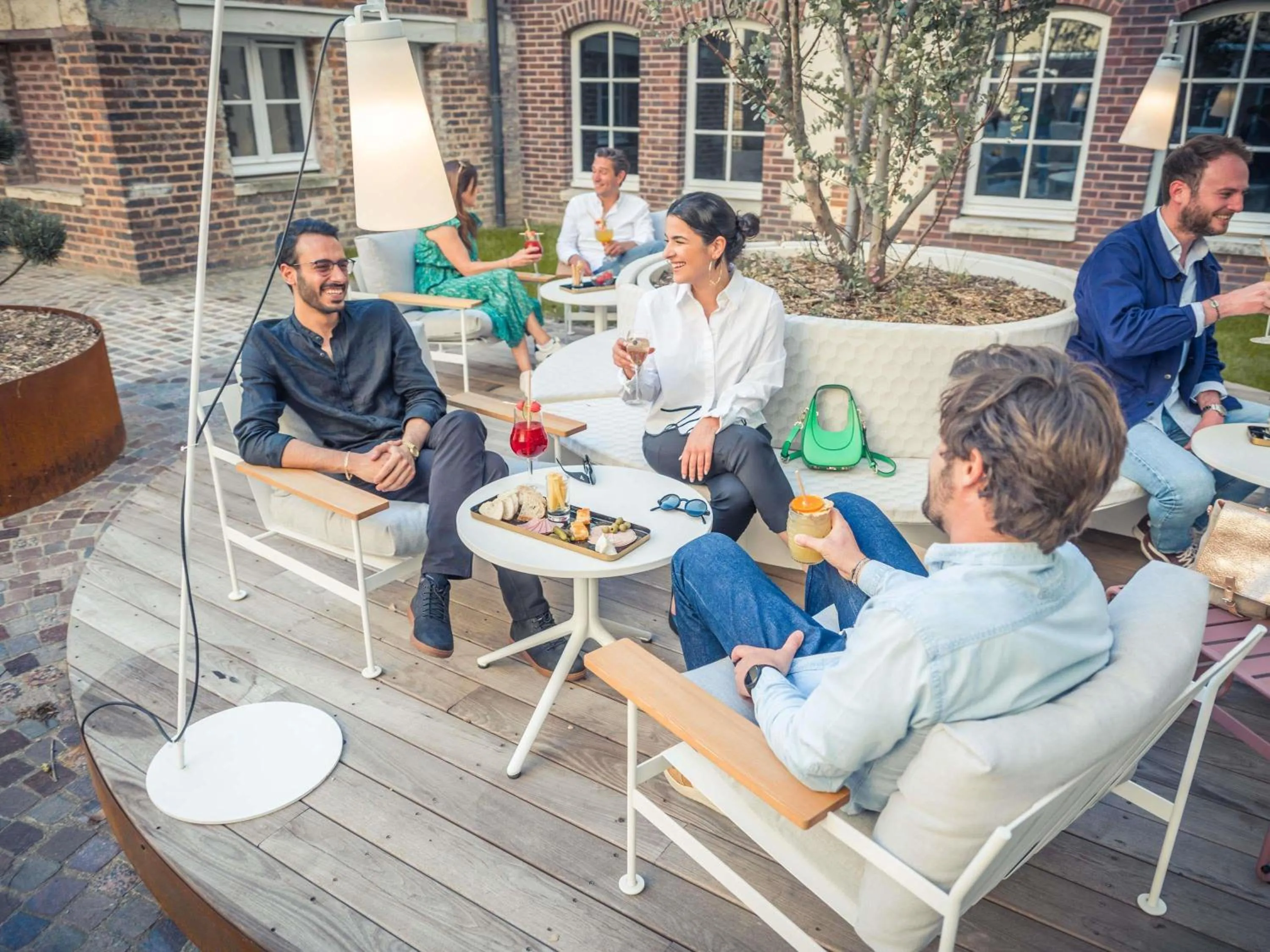 Lounge or bar in Mercure Troyes Centre