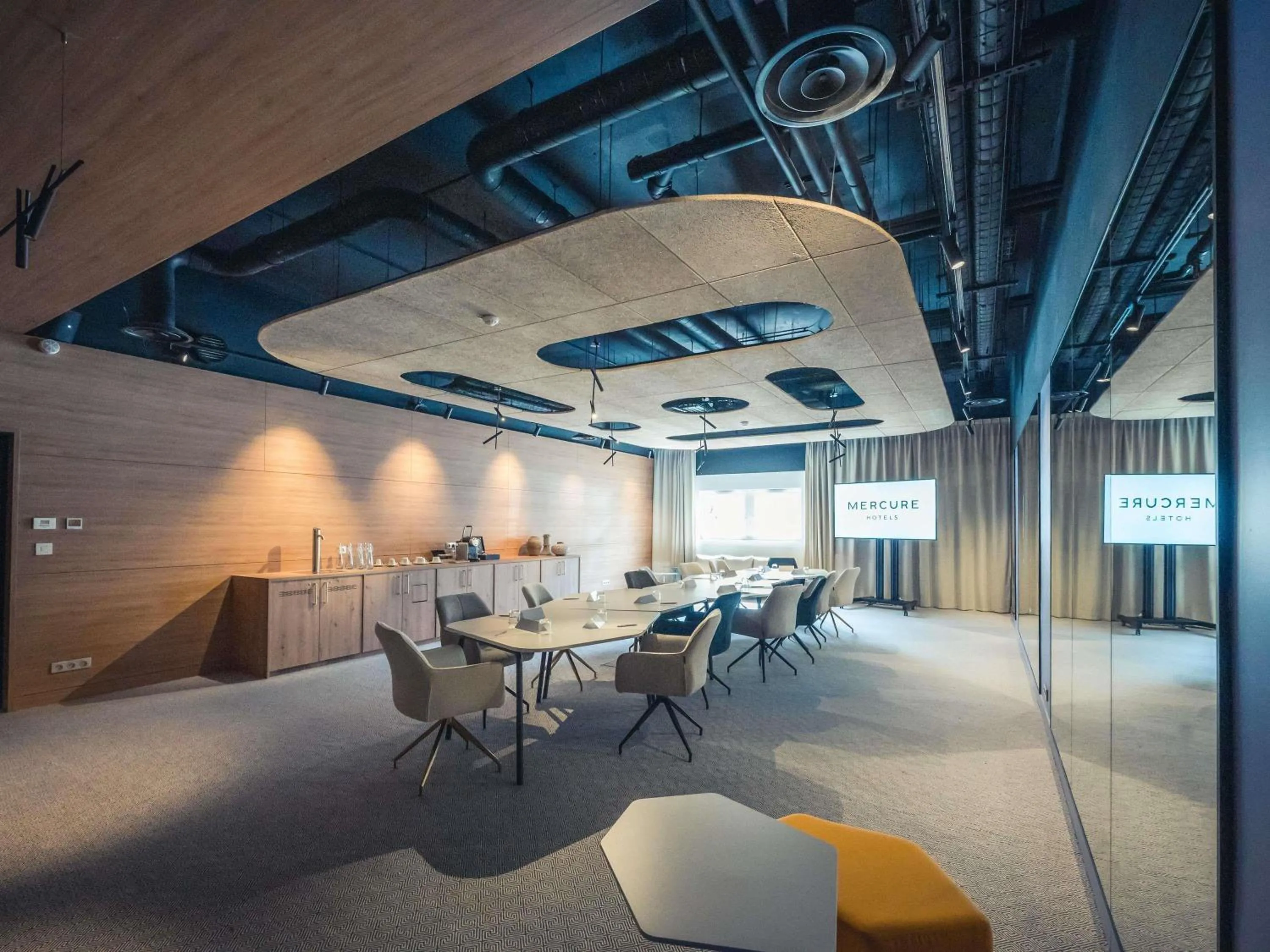 Meeting/conference room in Mercure Troyes Centre