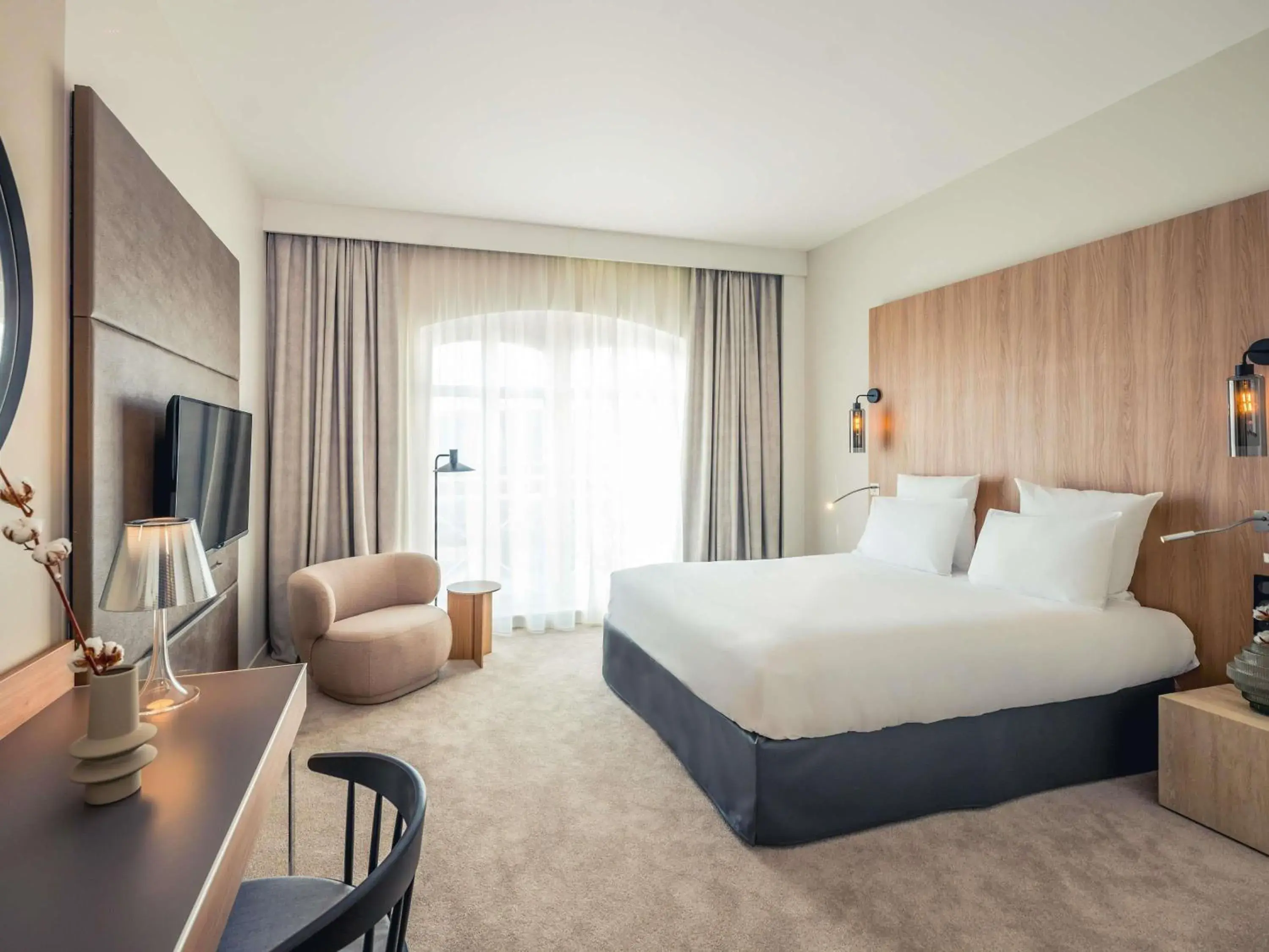 Property building, Bed in Mercure Troyes Centre Property building, Bed in Mercure Troyes Centre