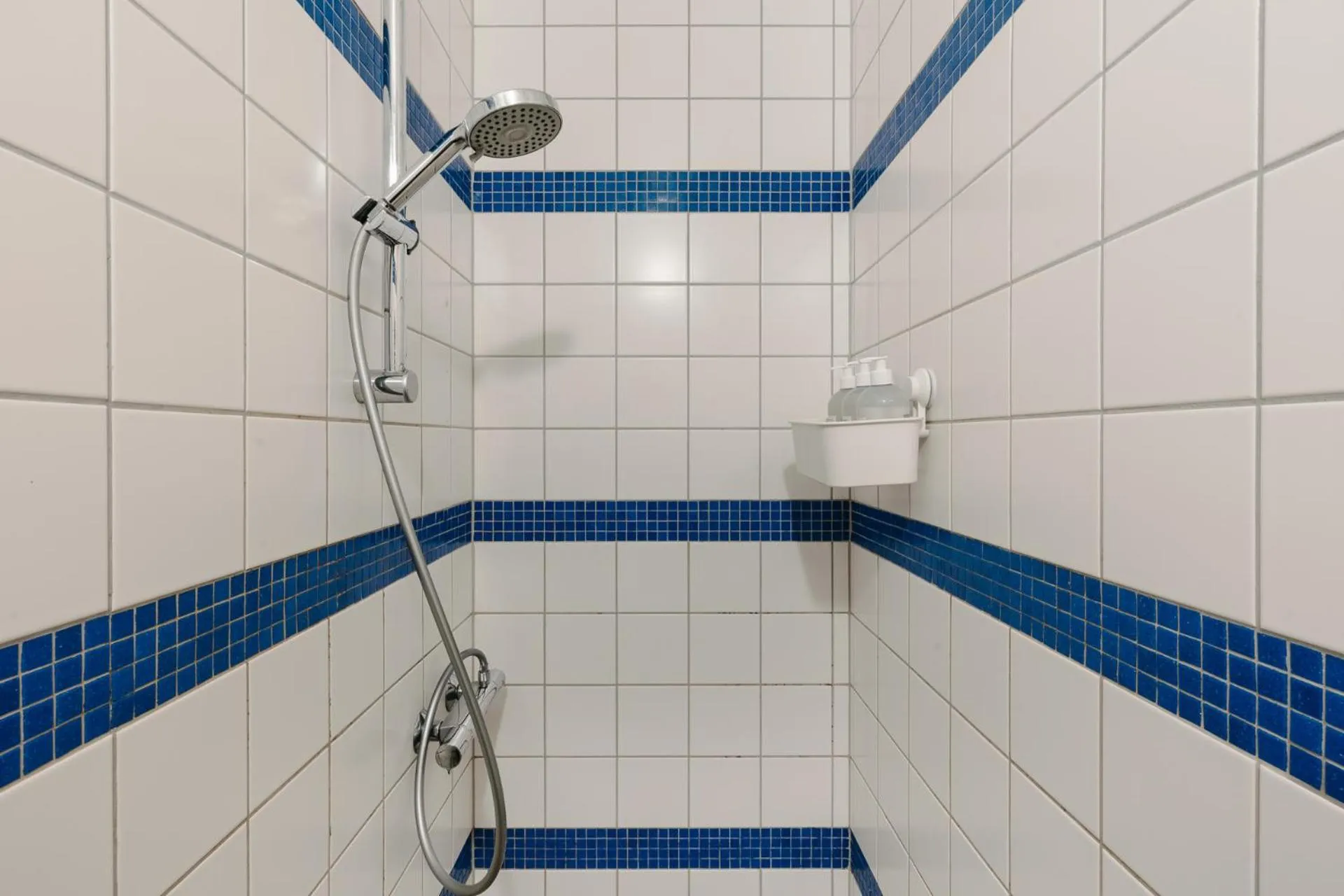 Shower in Hotel Kriunes