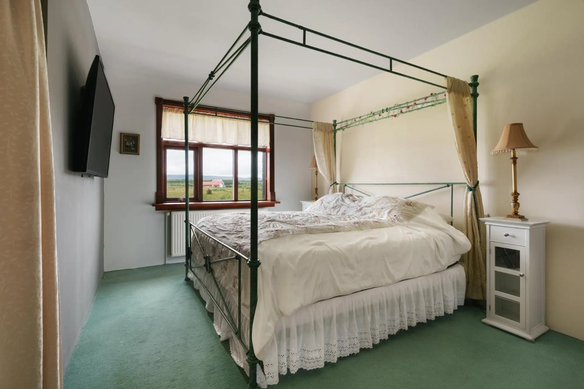 Bed in Hotel Kriunes