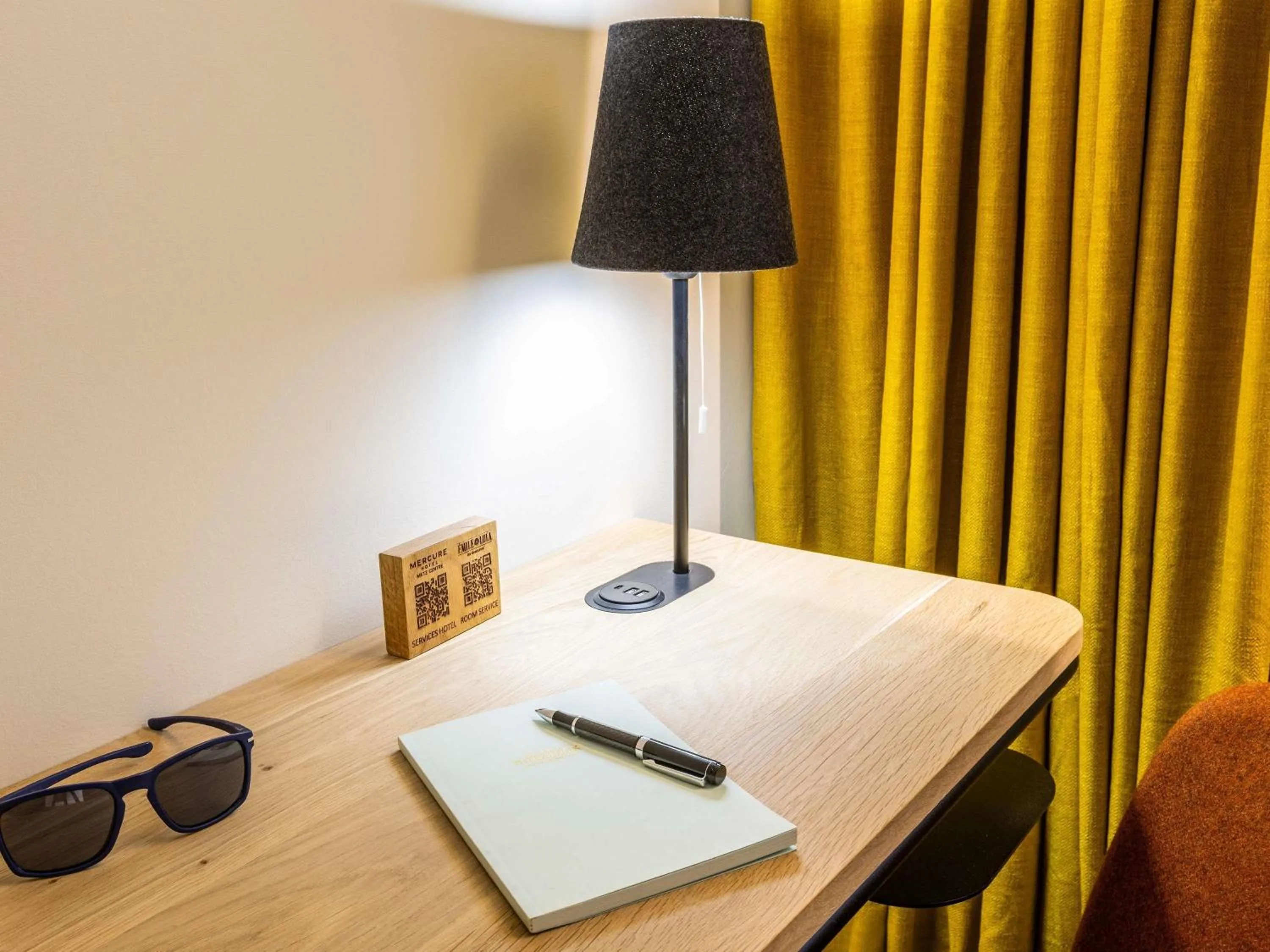 Bedroom in Mercure Metz Centre