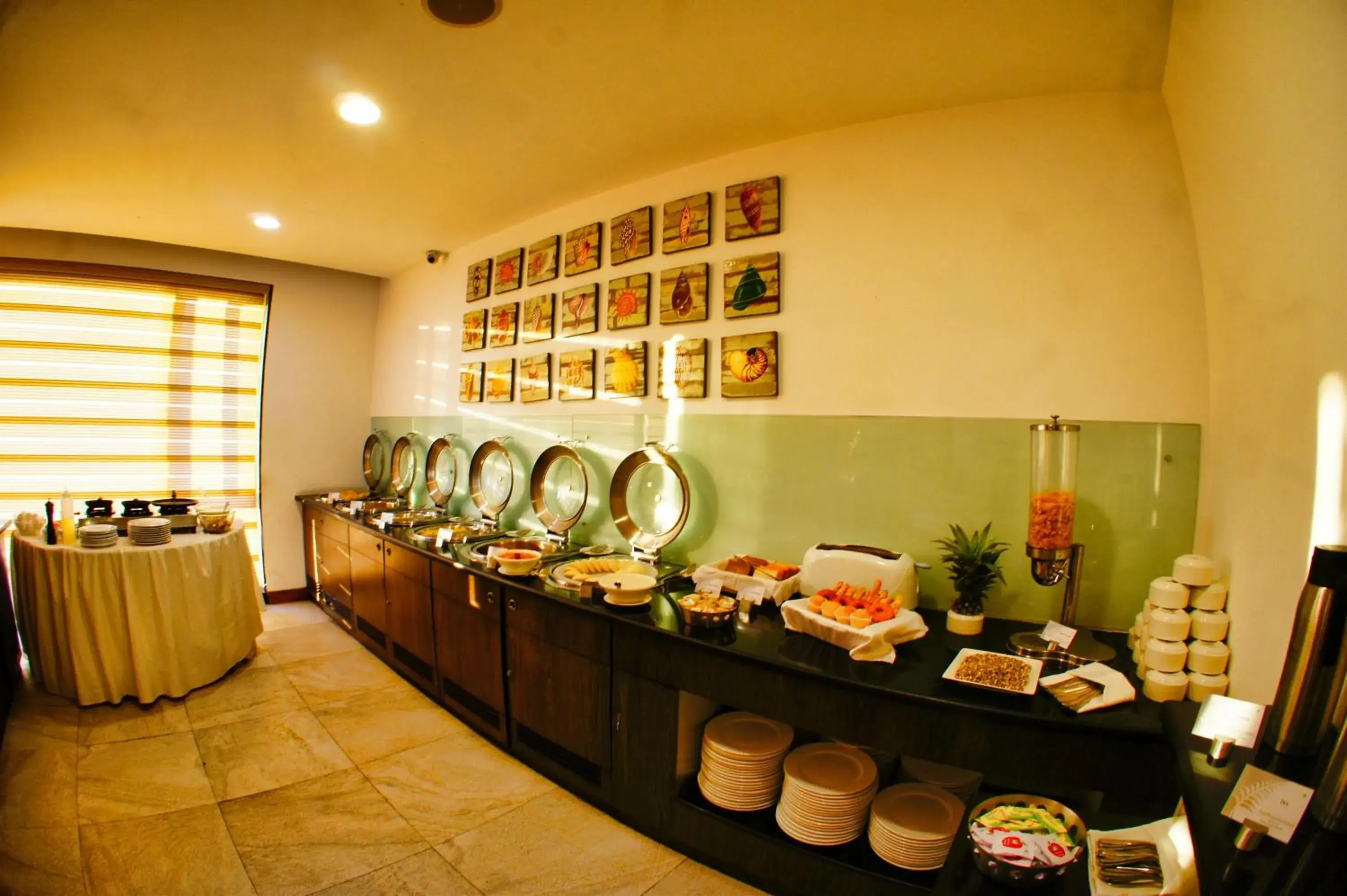 Restaurant/places to eat in The Fern Residency, Miramar Restaurant/places to eat in The Fern Residency, Miramar