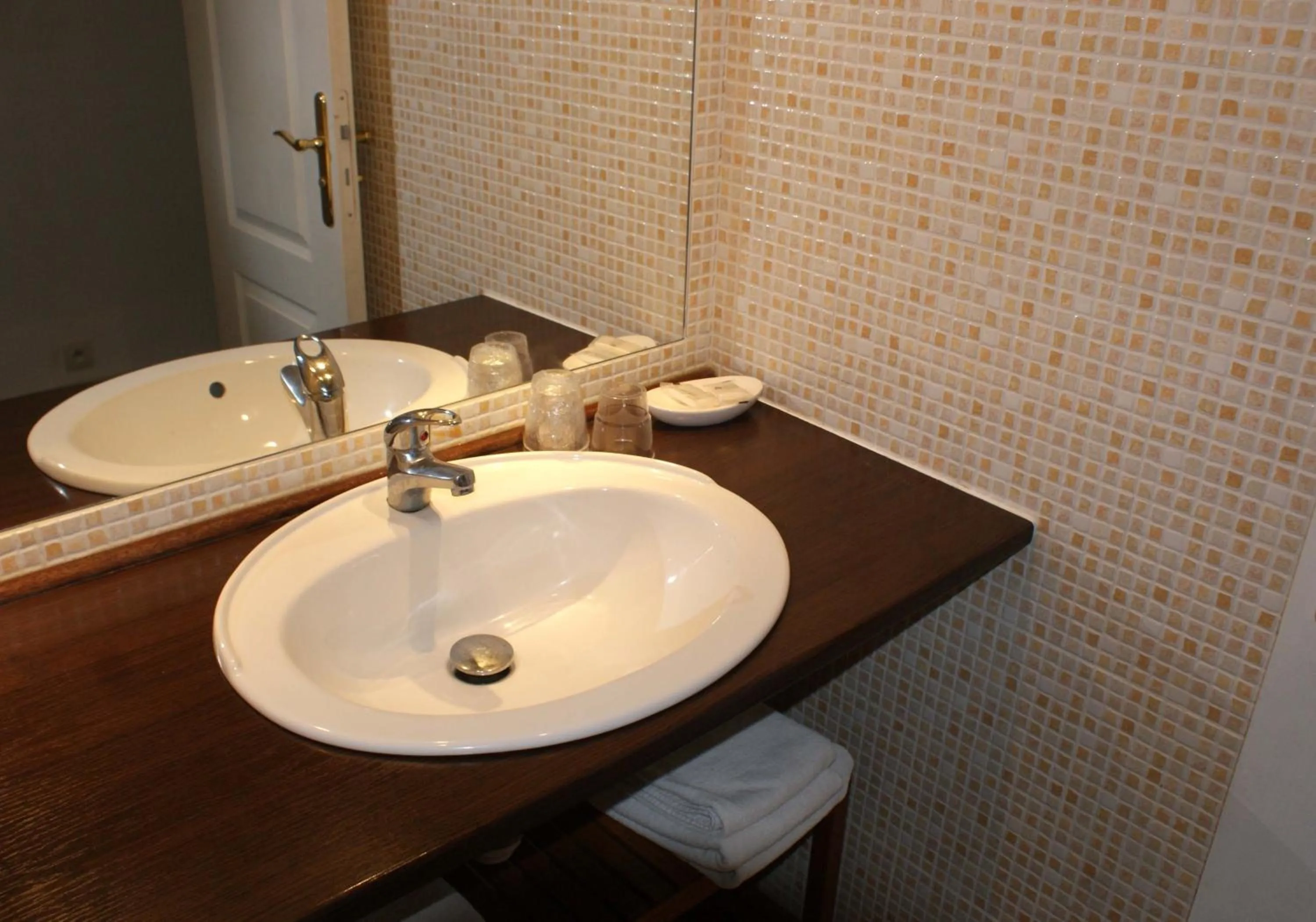 Bathroom in Hôtel Jaurès