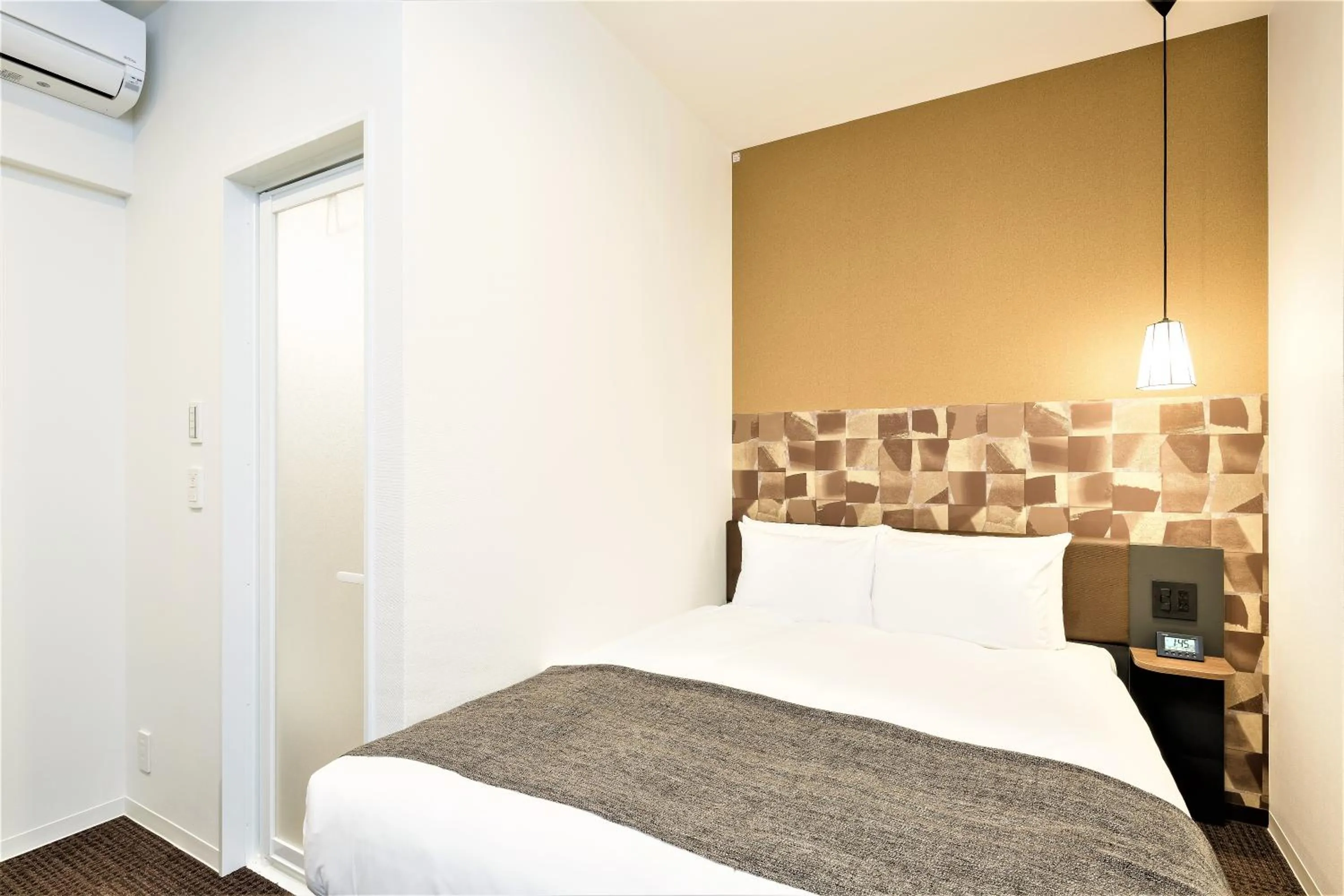 Bedroom, Bed in M's Hotel Sanjo Wakoku