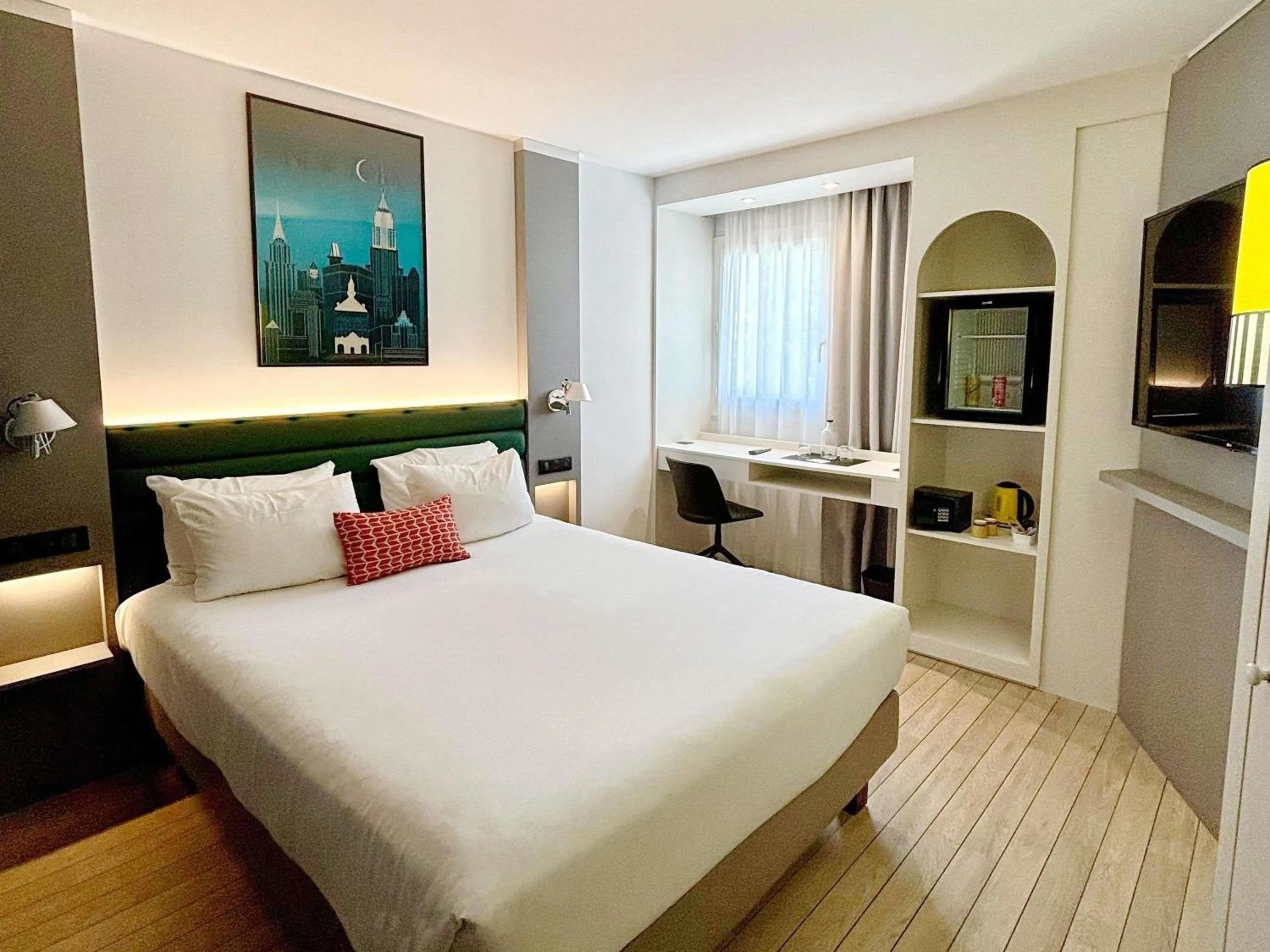 Bedroom, Bed in Mercure Ajaccio