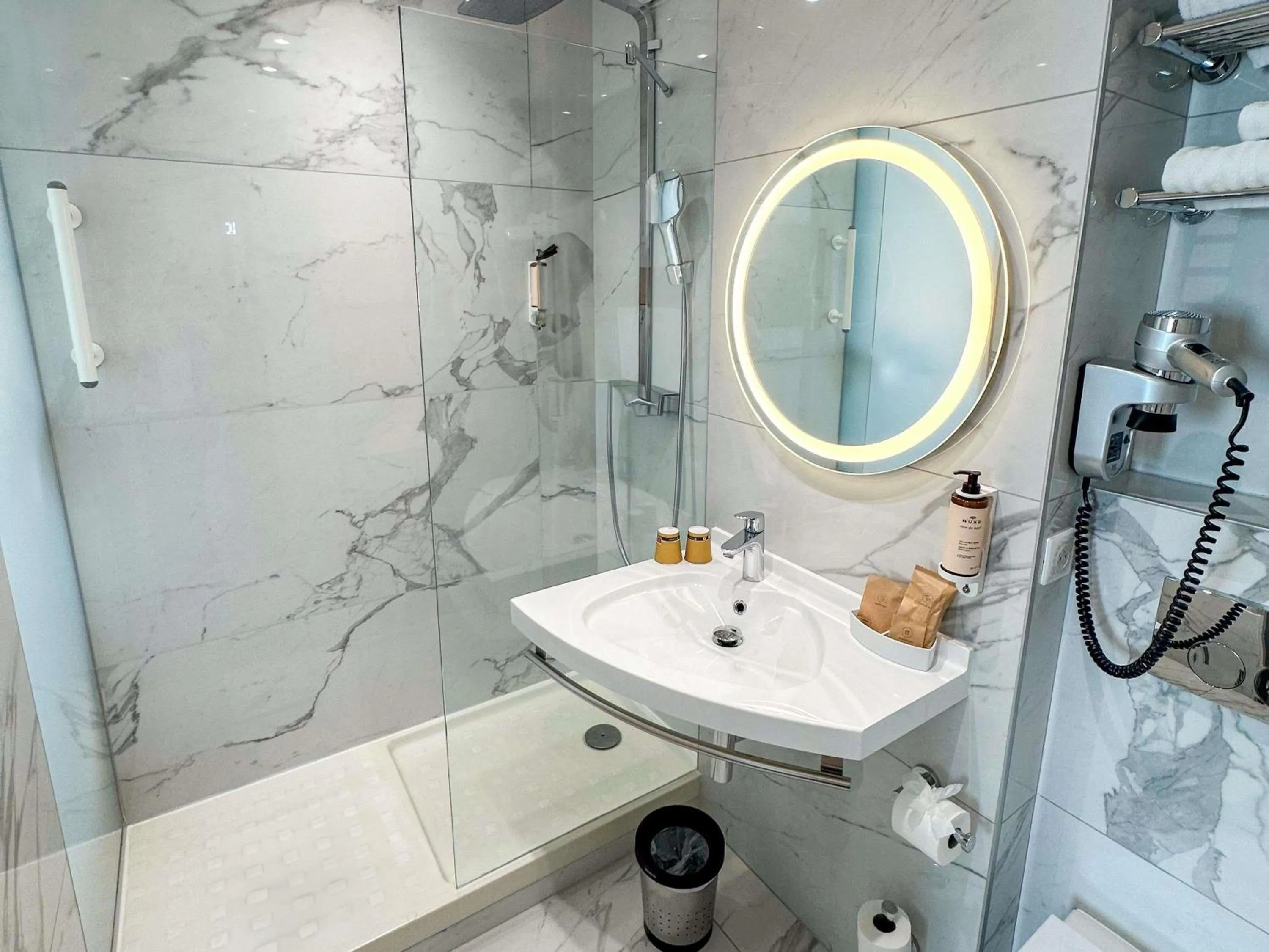 Bedroom in Mercure Ajaccio