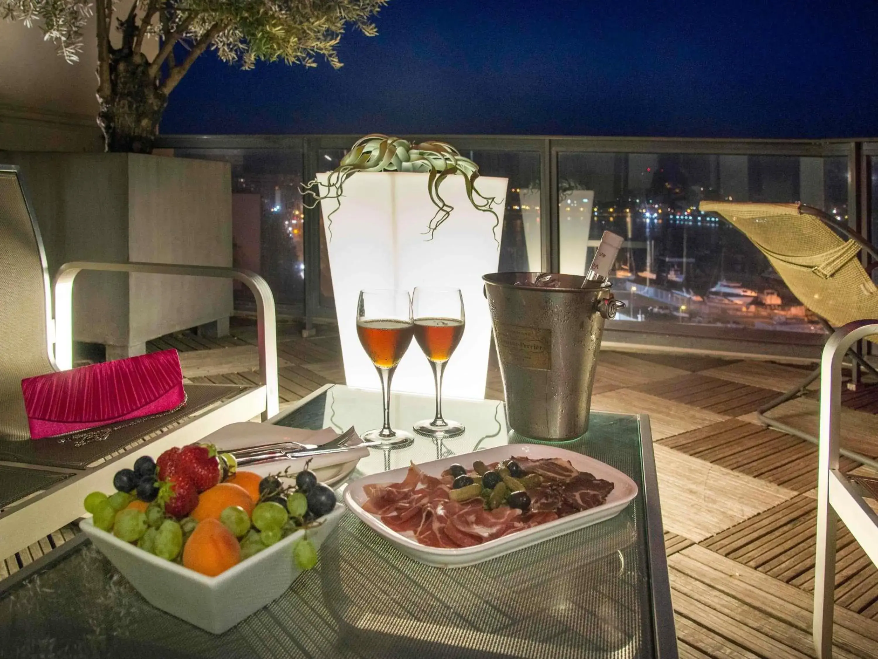 Lounge or bar in Mercure Ajaccio Lounge or bar in Mercure Ajaccio