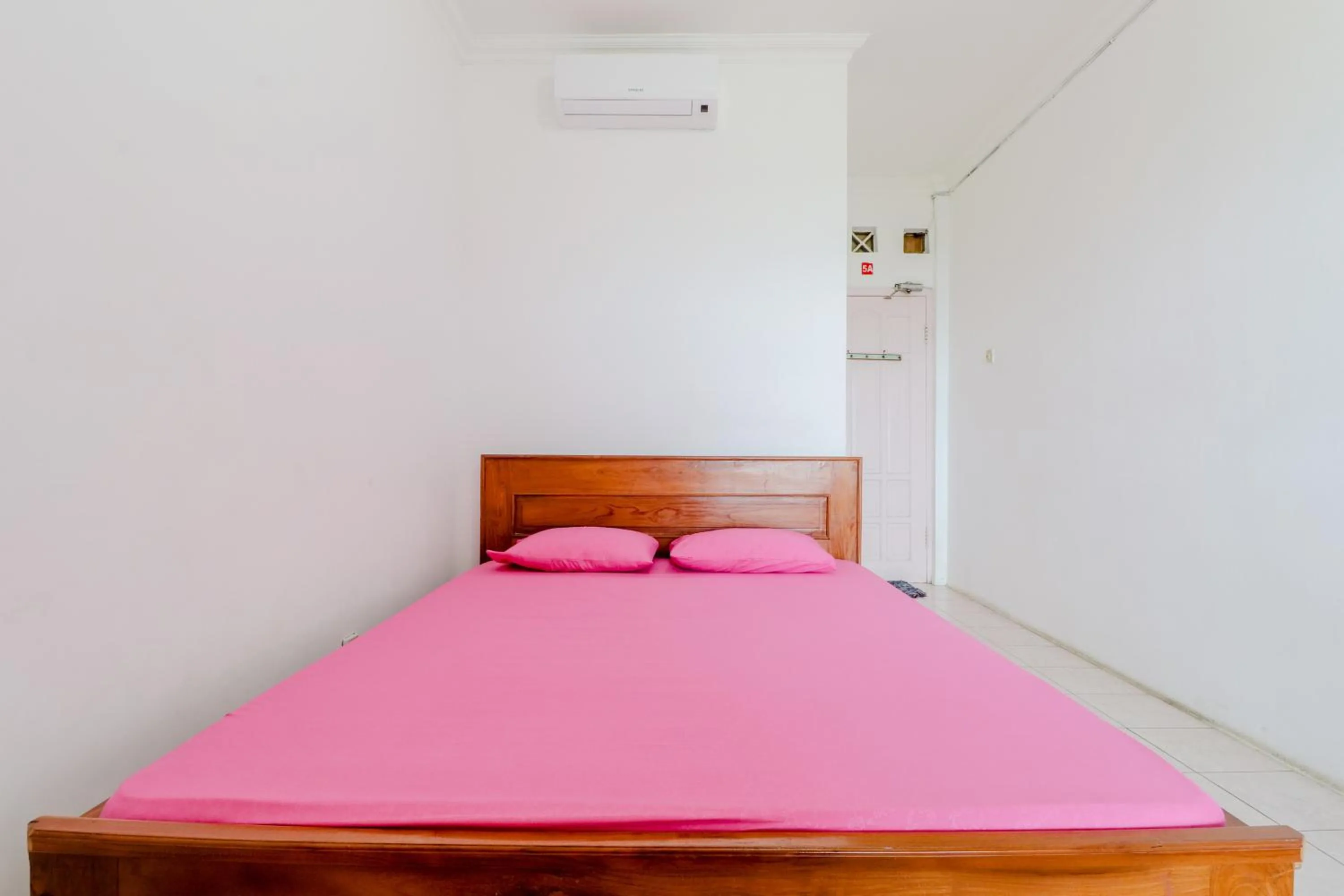 Bedroom, Bed in Adinda Beach Hotel and Villa