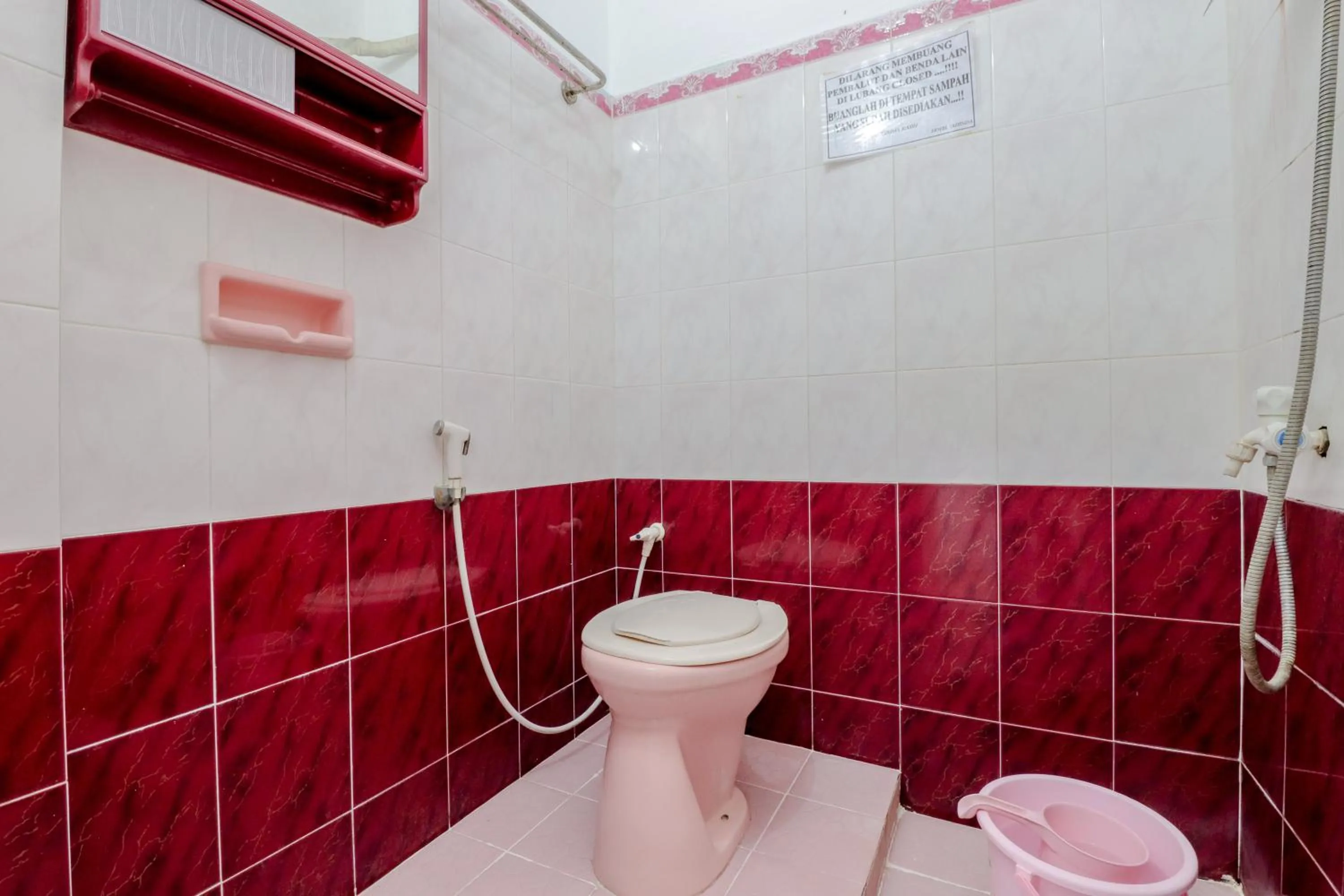 Bathroom in Adinda Beach Hotel and Villa