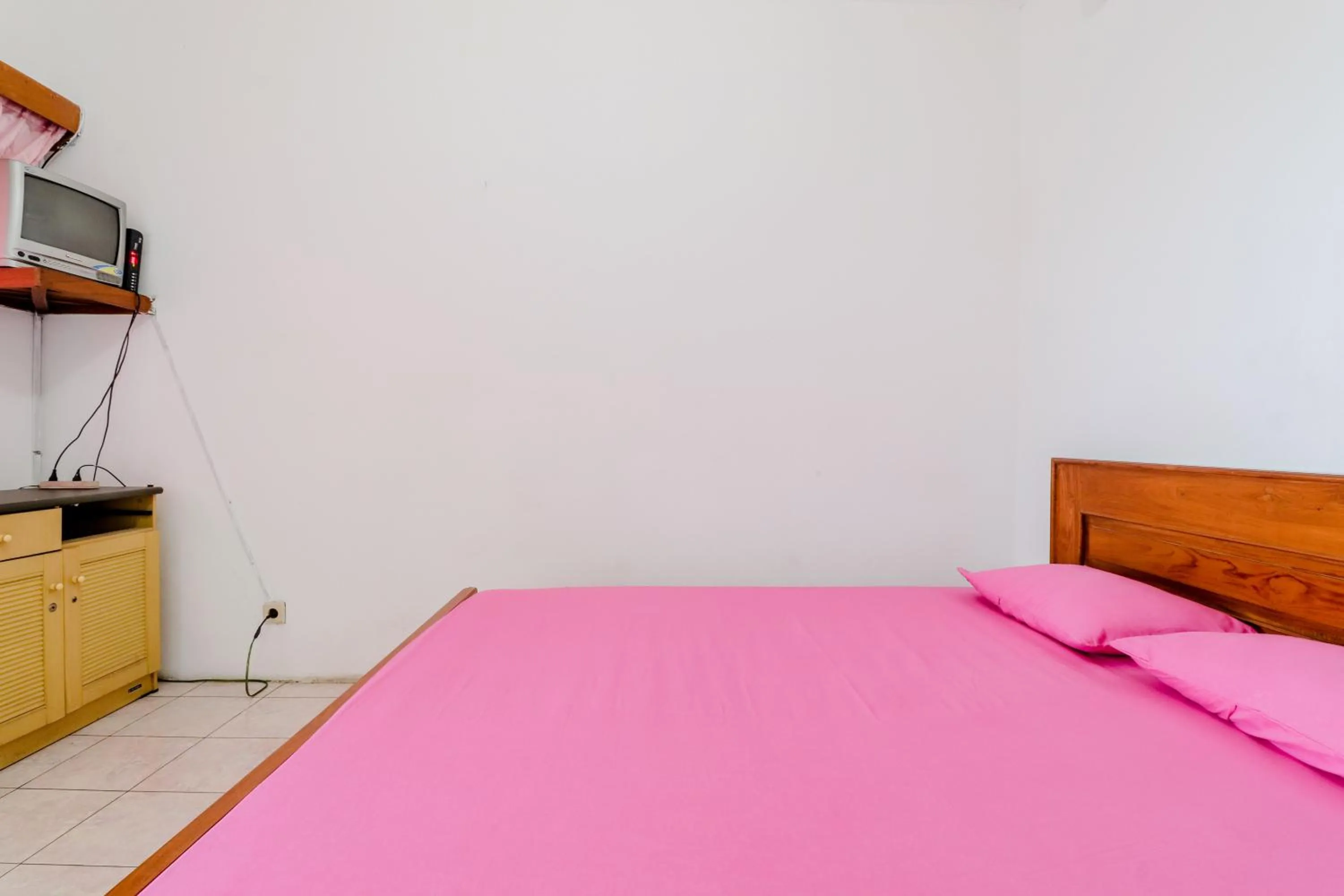 Bedroom, Bed in Adinda Beach Hotel and Villa