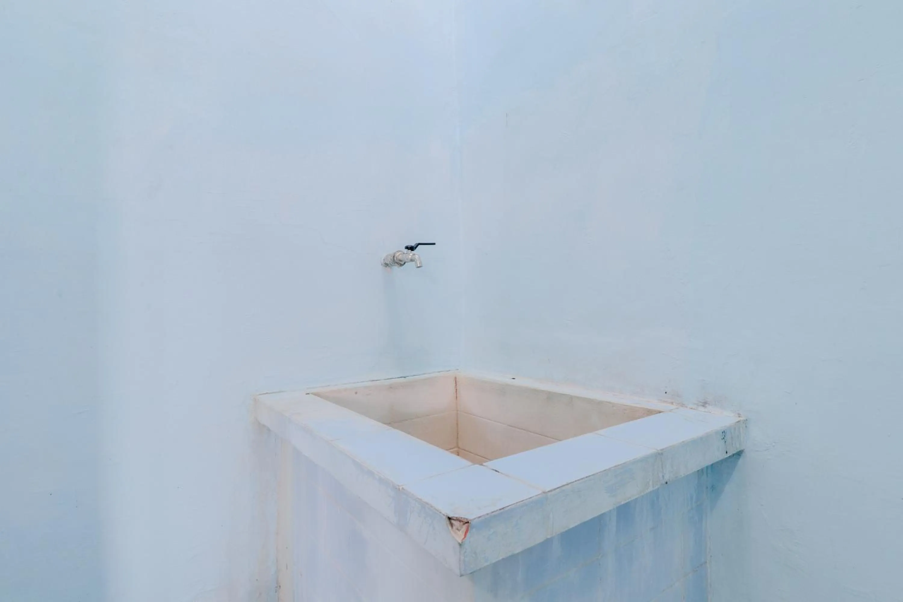 Bathroom in Losmen Parikesit