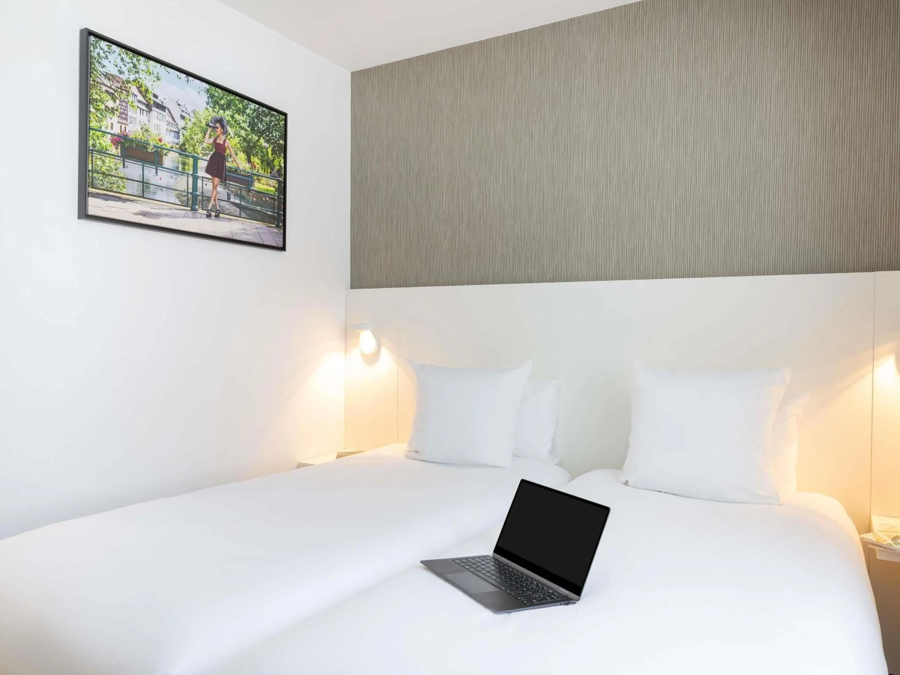 Bedroom, Bed in Mercure Strasbourg Centre Petite France