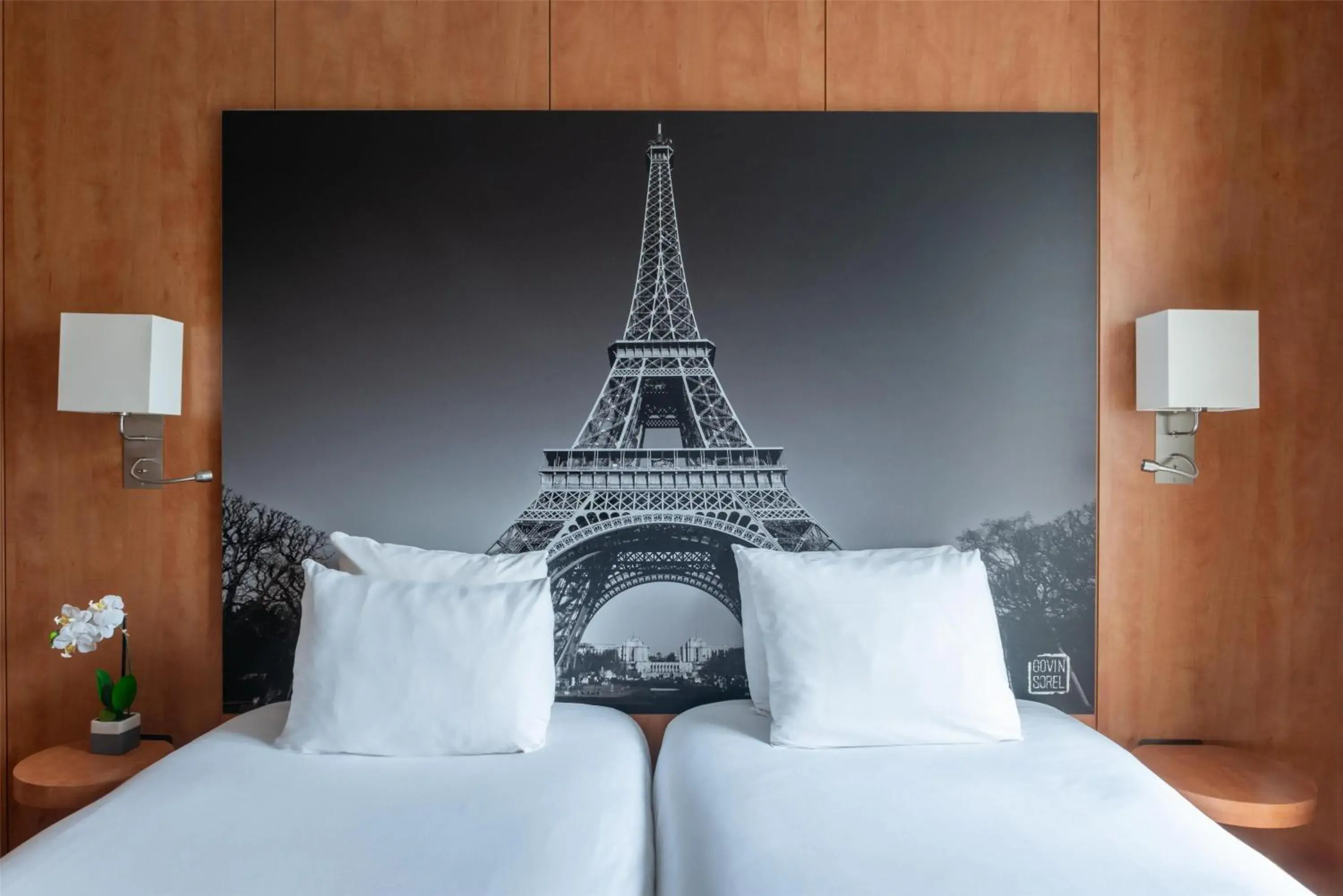 Bedroom, Bed in Best Western Ronceray Opéra Bedroom, Bed in Best Western Ronceray Opéra