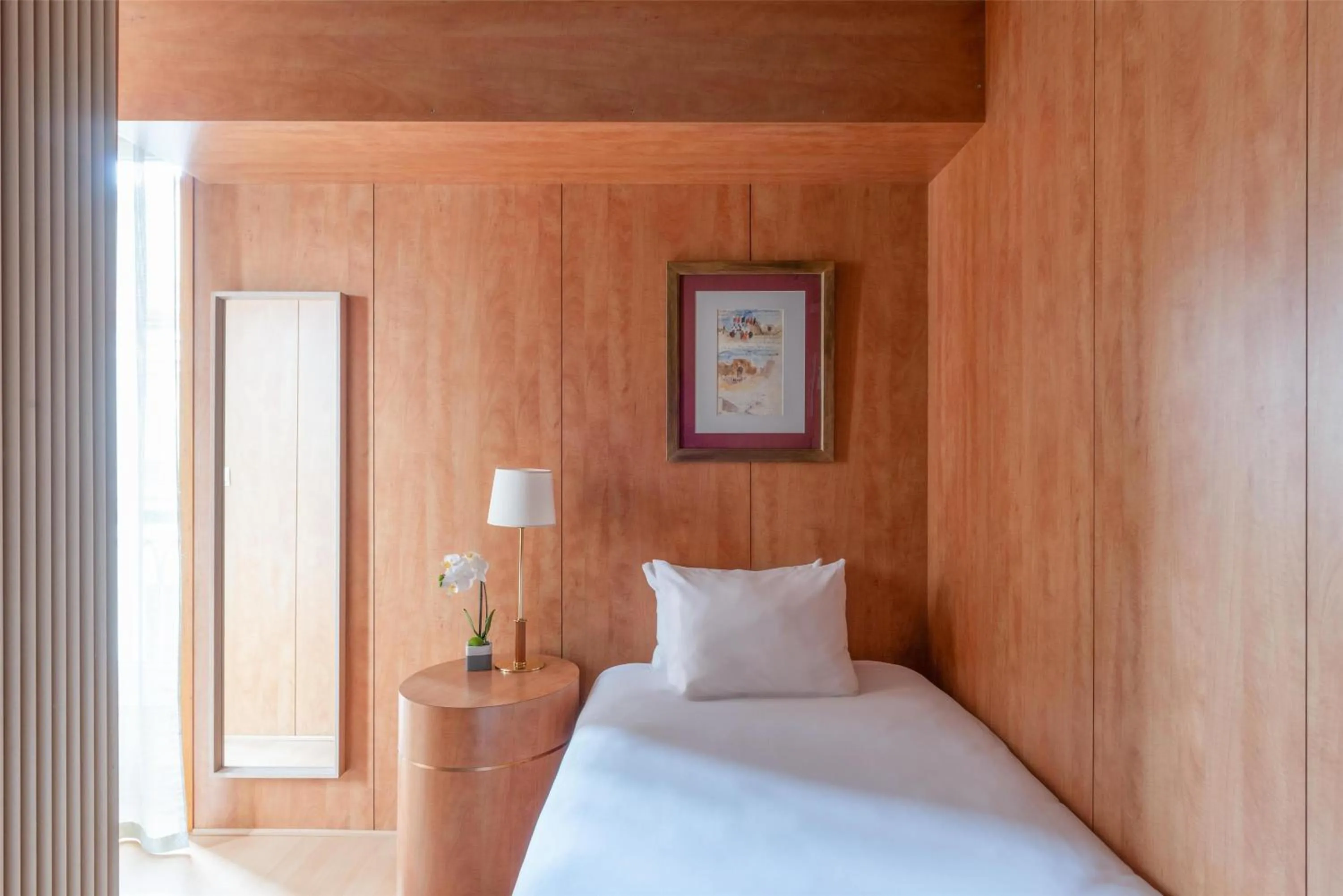 Bedroom, Bed in Best Western Ronceray Opéra