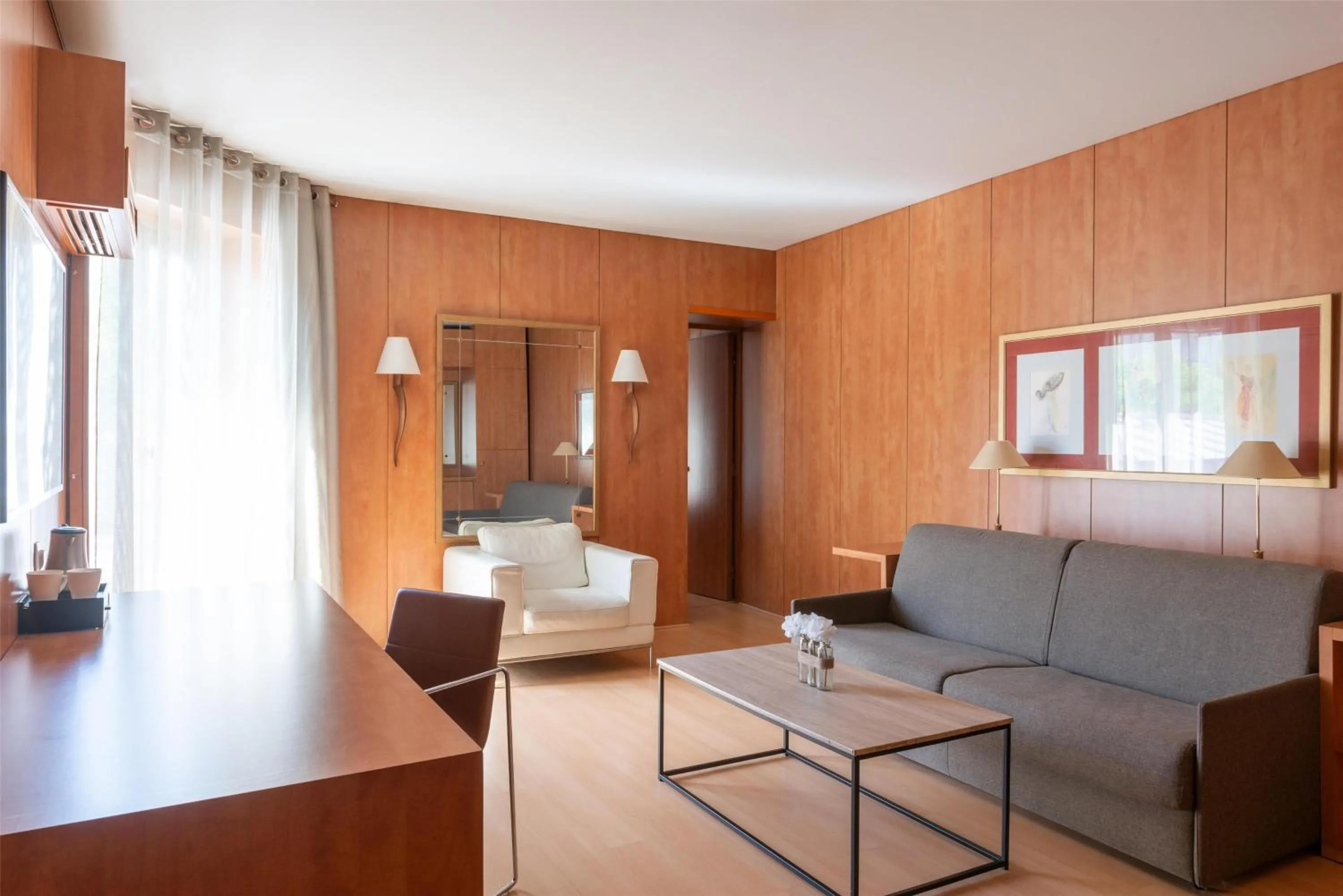 Bedroom in Best Western Ronceray Opéra