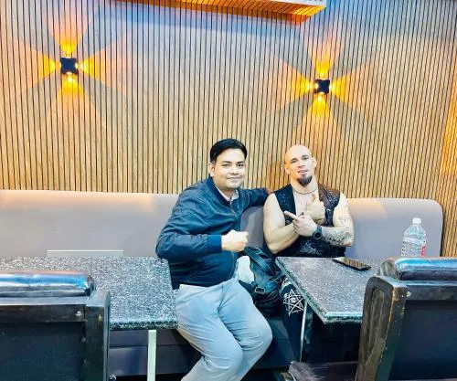 Taj 3 Star Hotel Agra Near Taj Mahal