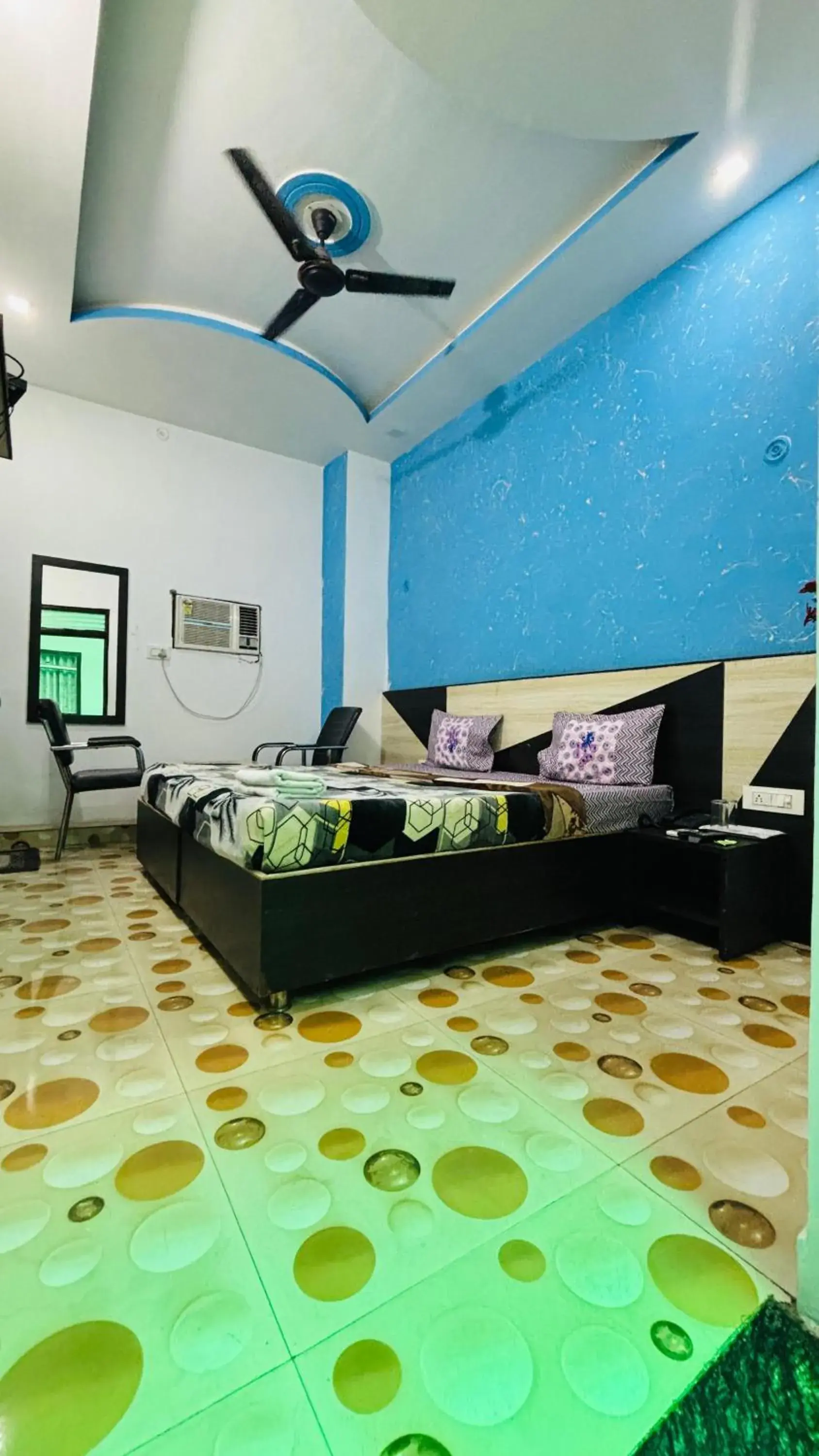 Taj 3 Star Hotel Agra Near Taj Mahal Taj 3 Star Hotel Agra Near Taj Mahal